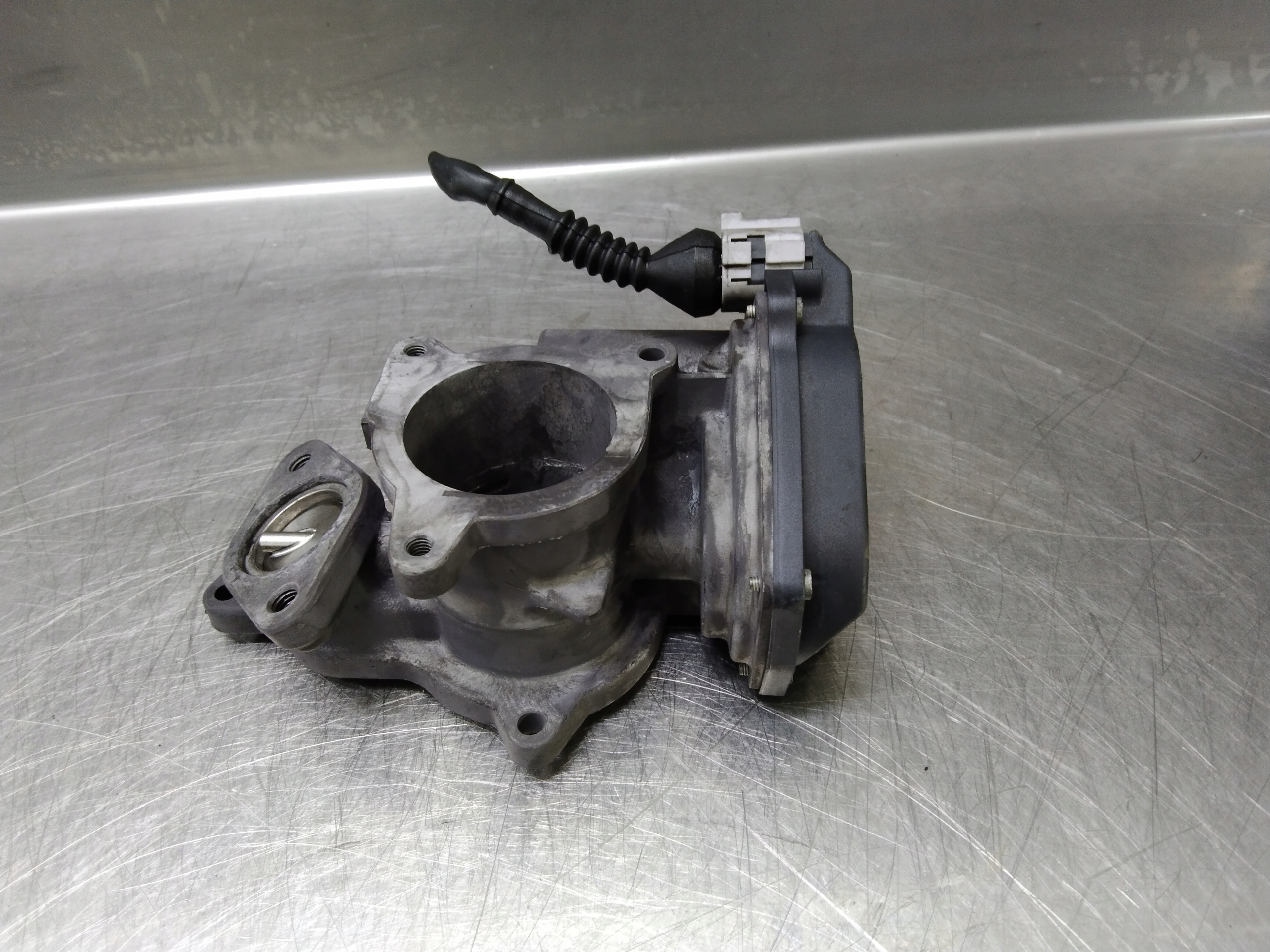 VW AUDI SKODA 2.0 TDI ДРОСЕЛЬНА ЗАСЛІНКА A2C53060455