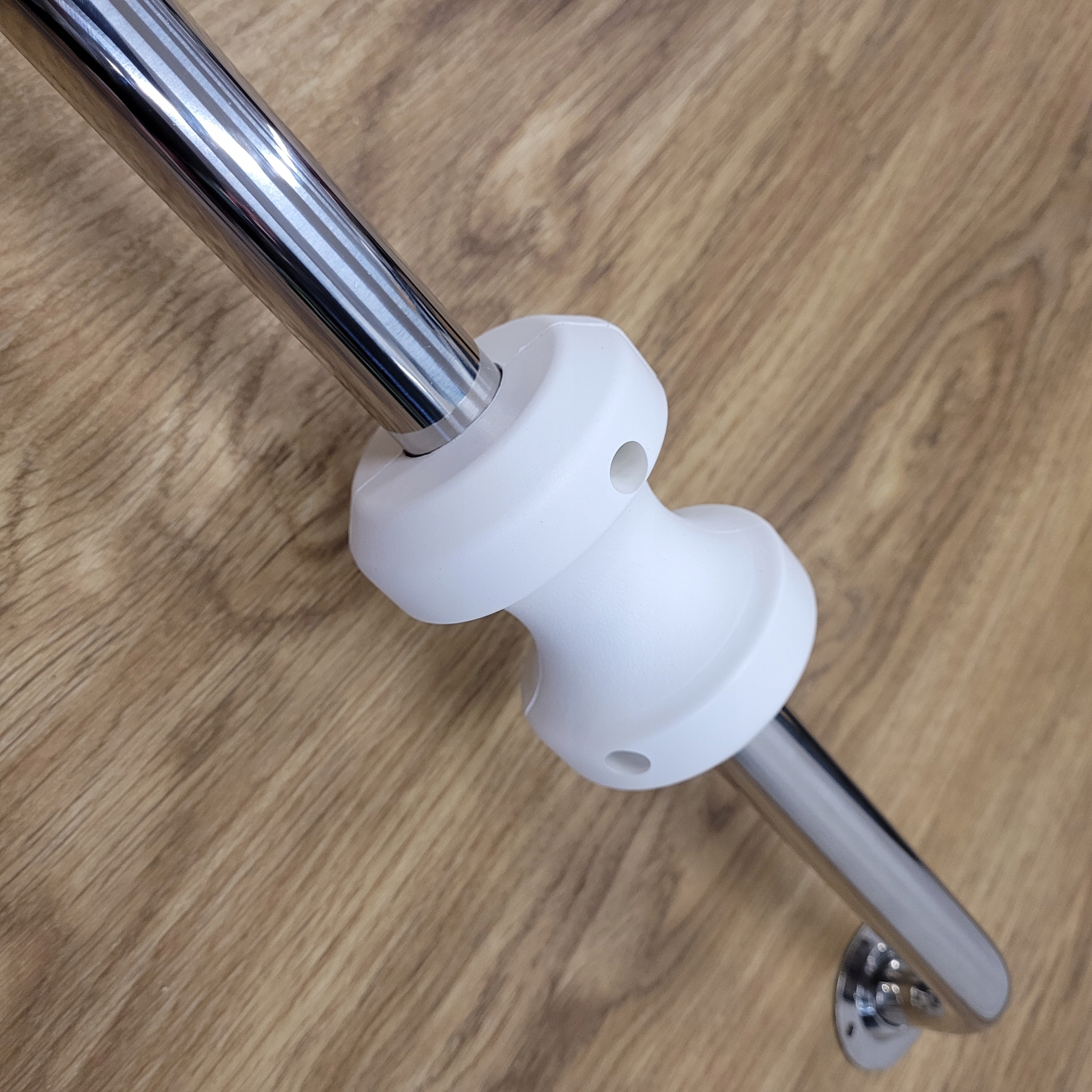 ROLKA RELINGOWA DO ŁAŃCUCHA LUB LINY Model ZF