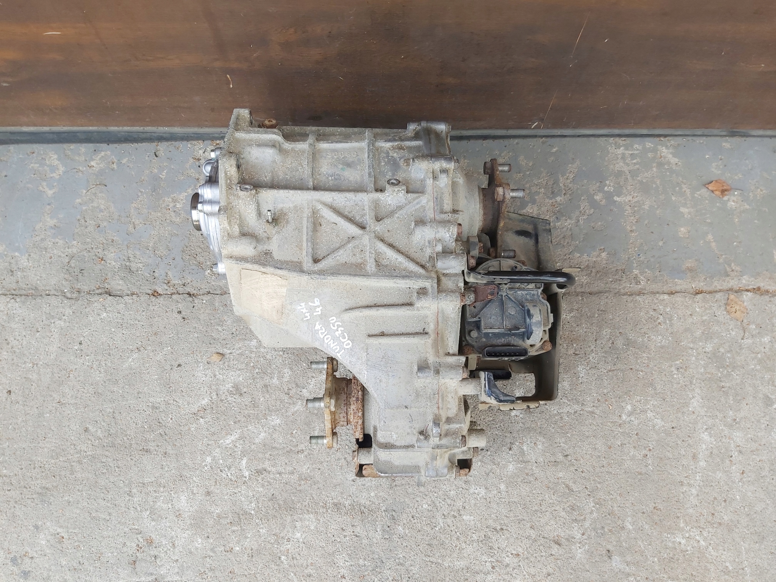 РЕДУКТОР 4,6 Toyota Tundra Land Cruiser Lexus ЛС