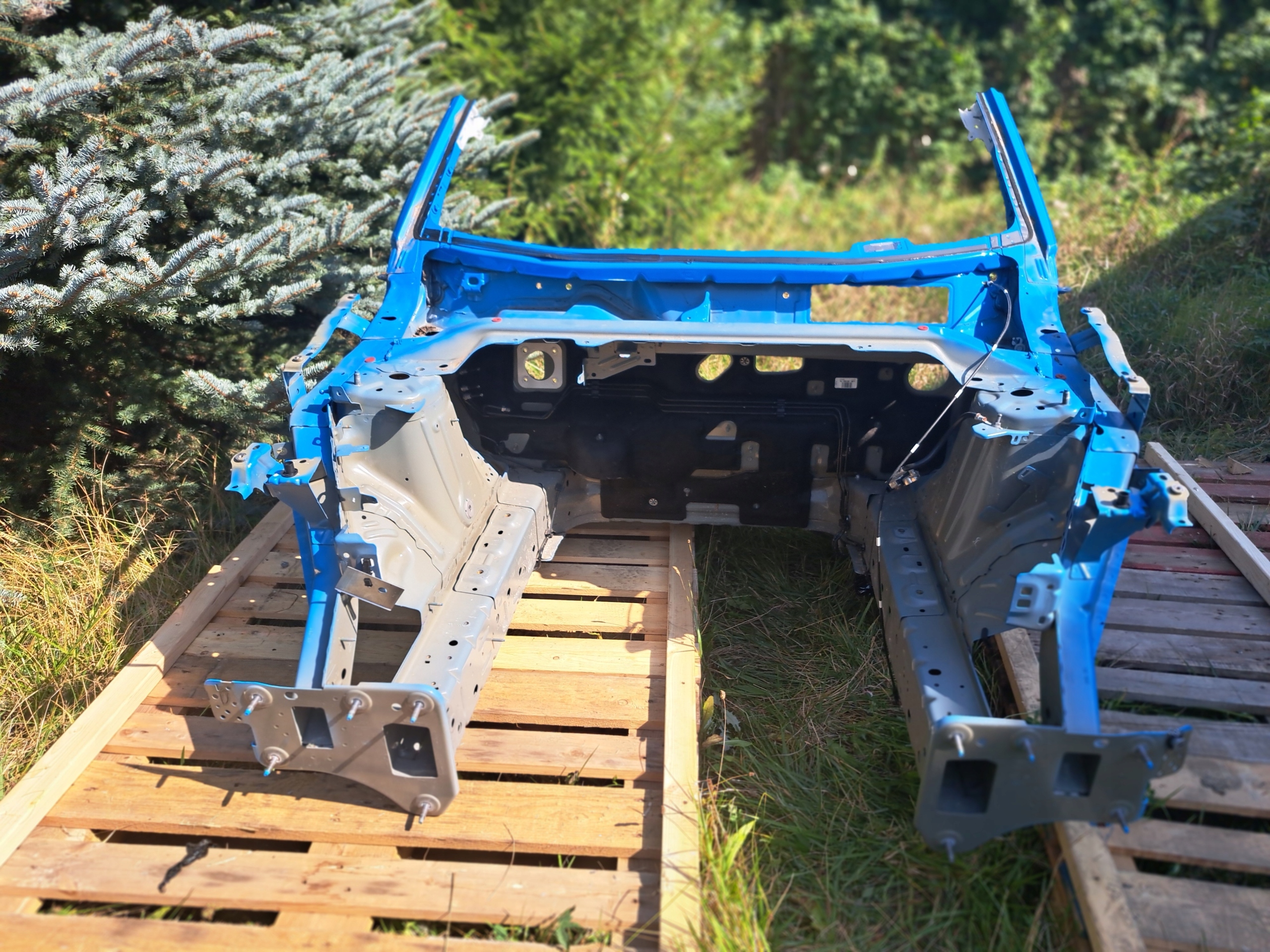 FORD MUSTANG MACH E' - PODŁUŻNICA , ĆWIARTKA PRZEDNIA L/P