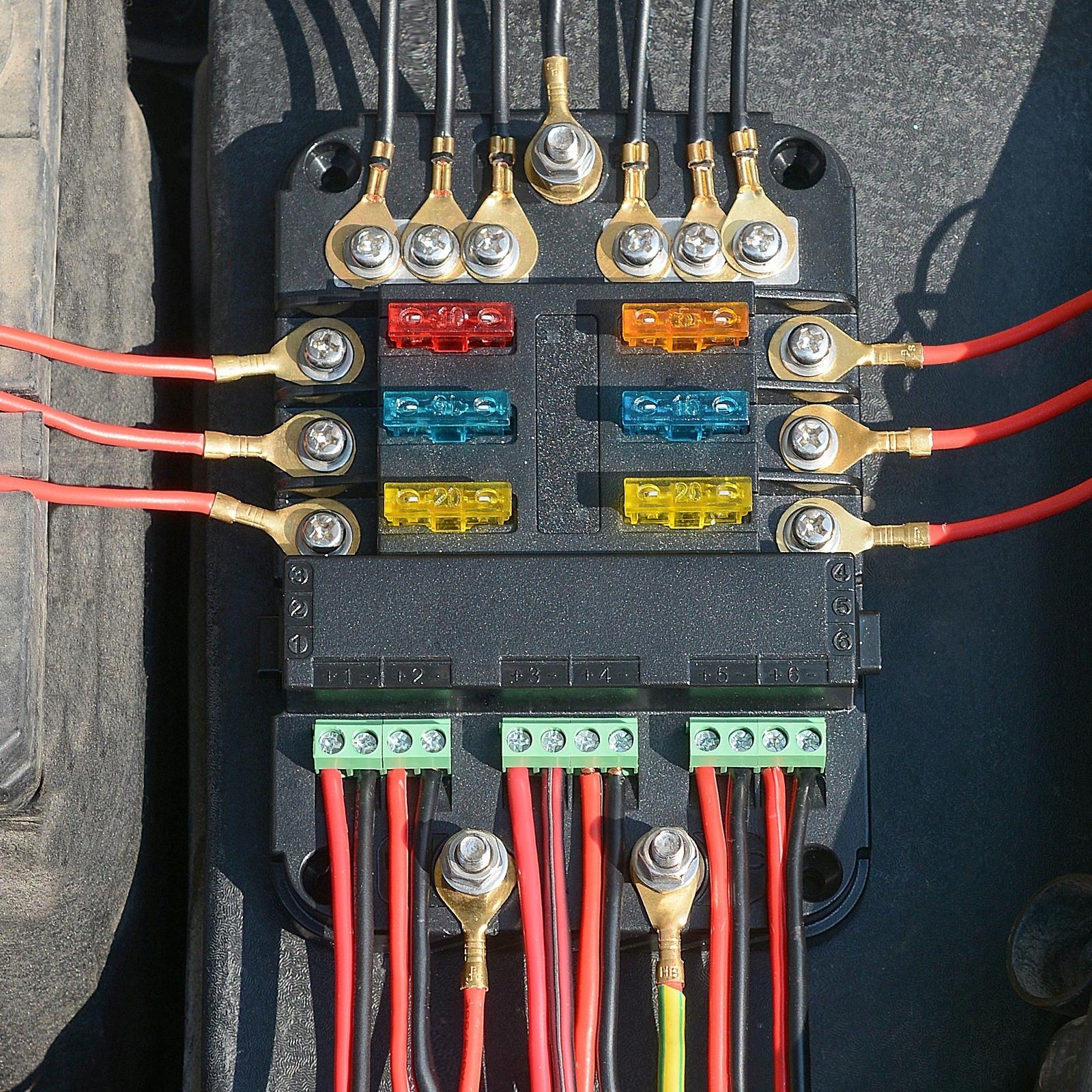 6 sposobów Uchwyt bezpiecznika elektrycznego Typ samochodu Niezdefiniowany