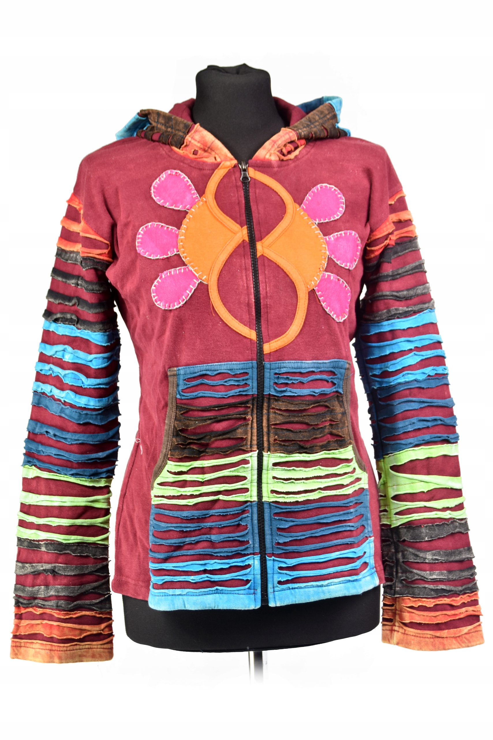 Mikina z Nepálu s výšivkou Našívky