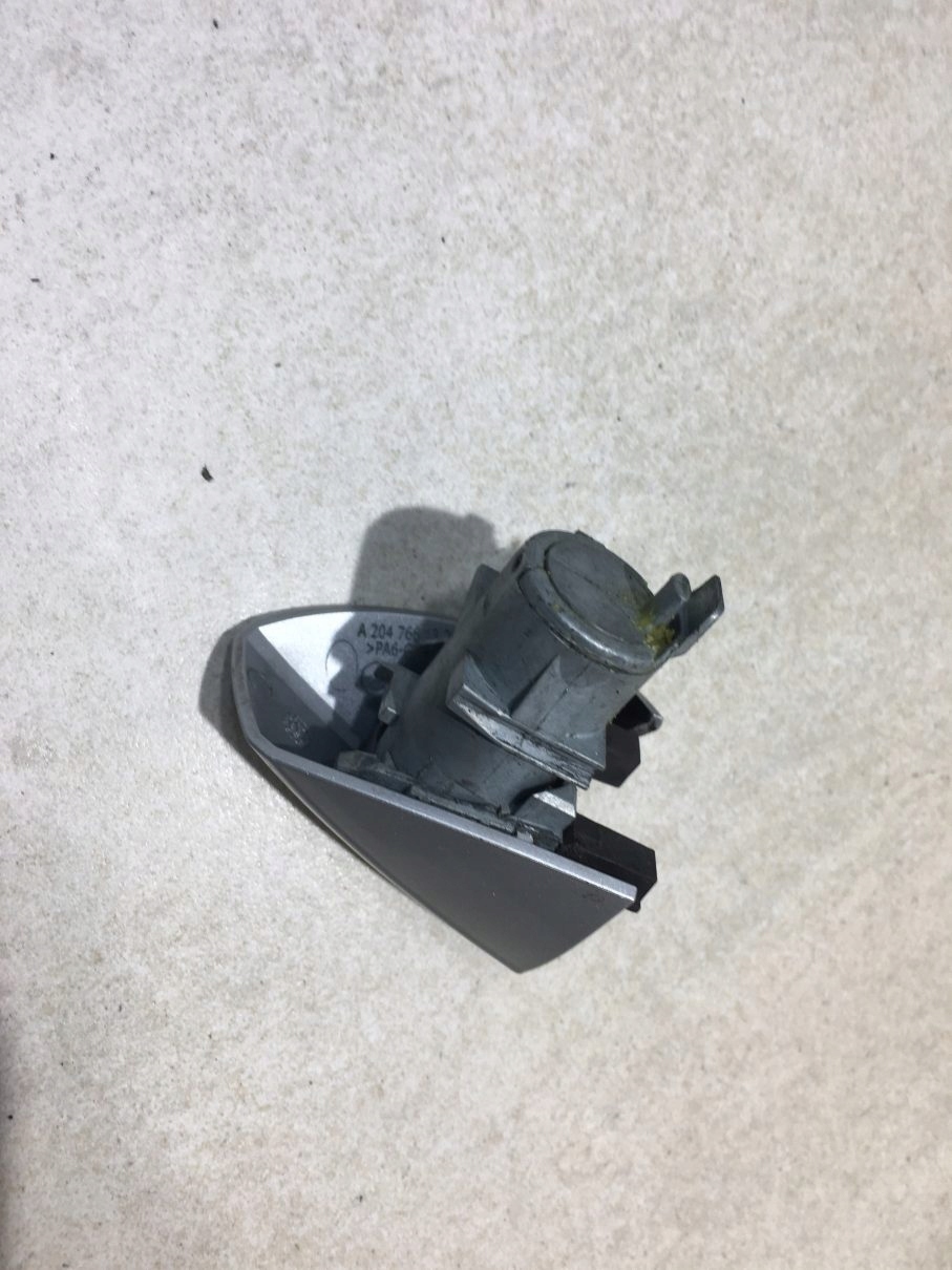 handle exterior left front MERCEDES W176 FL A2047600170