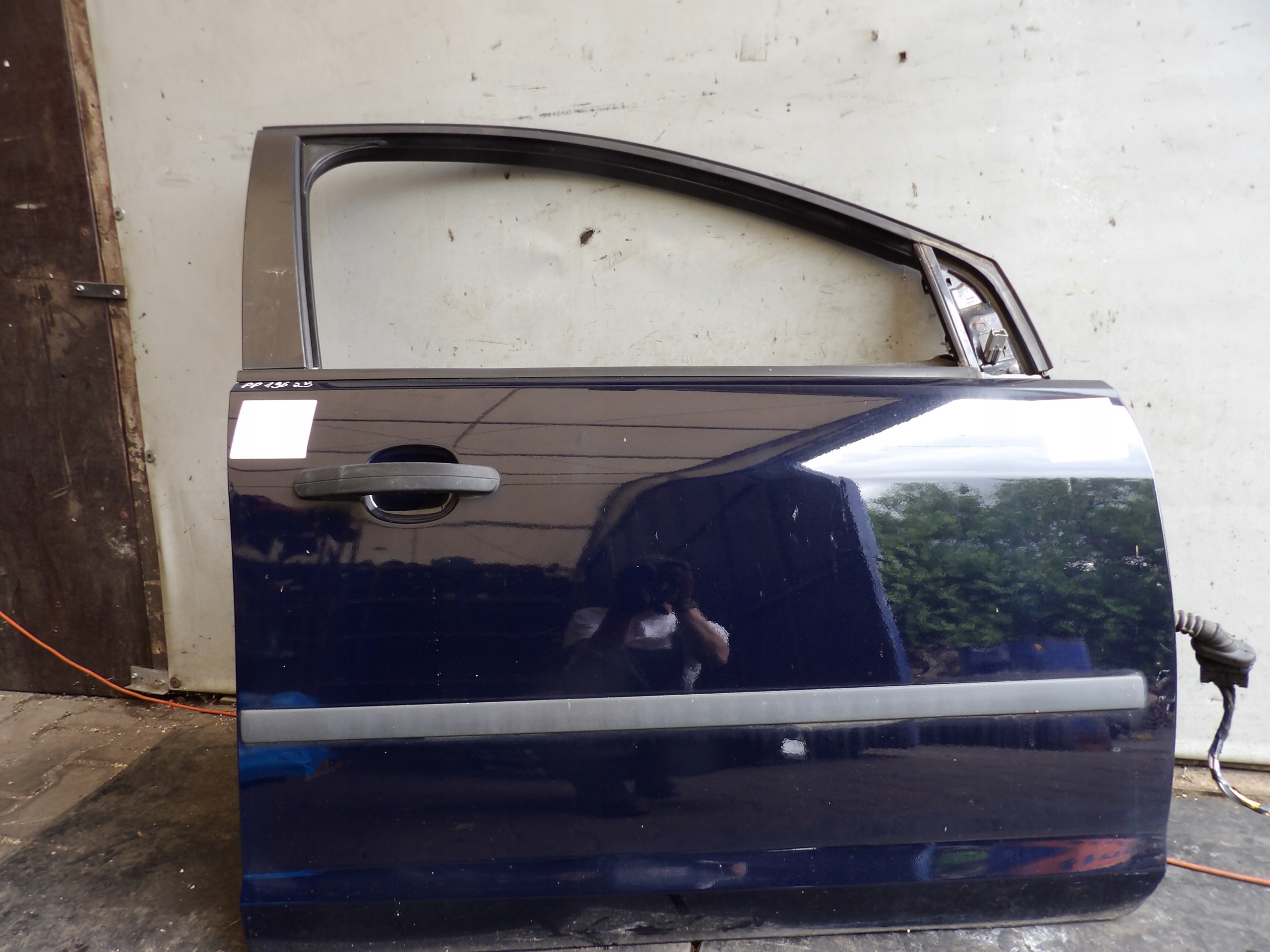 Ford Focus MK2 Tür vorne praweHB 5D lak. V3