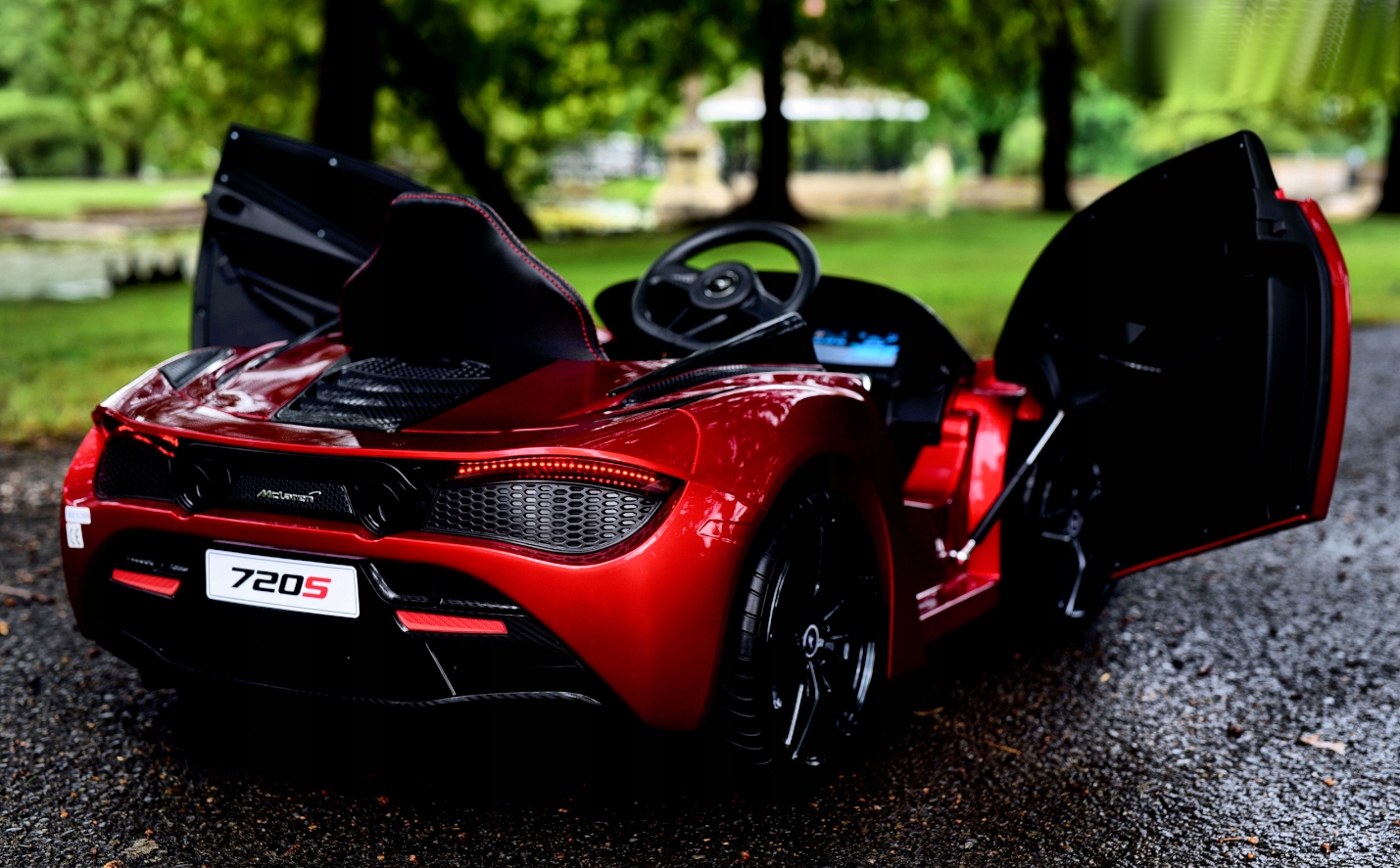 MCLAREN MOTOR ELEKTRYCZNY AUTO+AKUMULATOR PILOT RC Szerokość pojazdu 80 cm