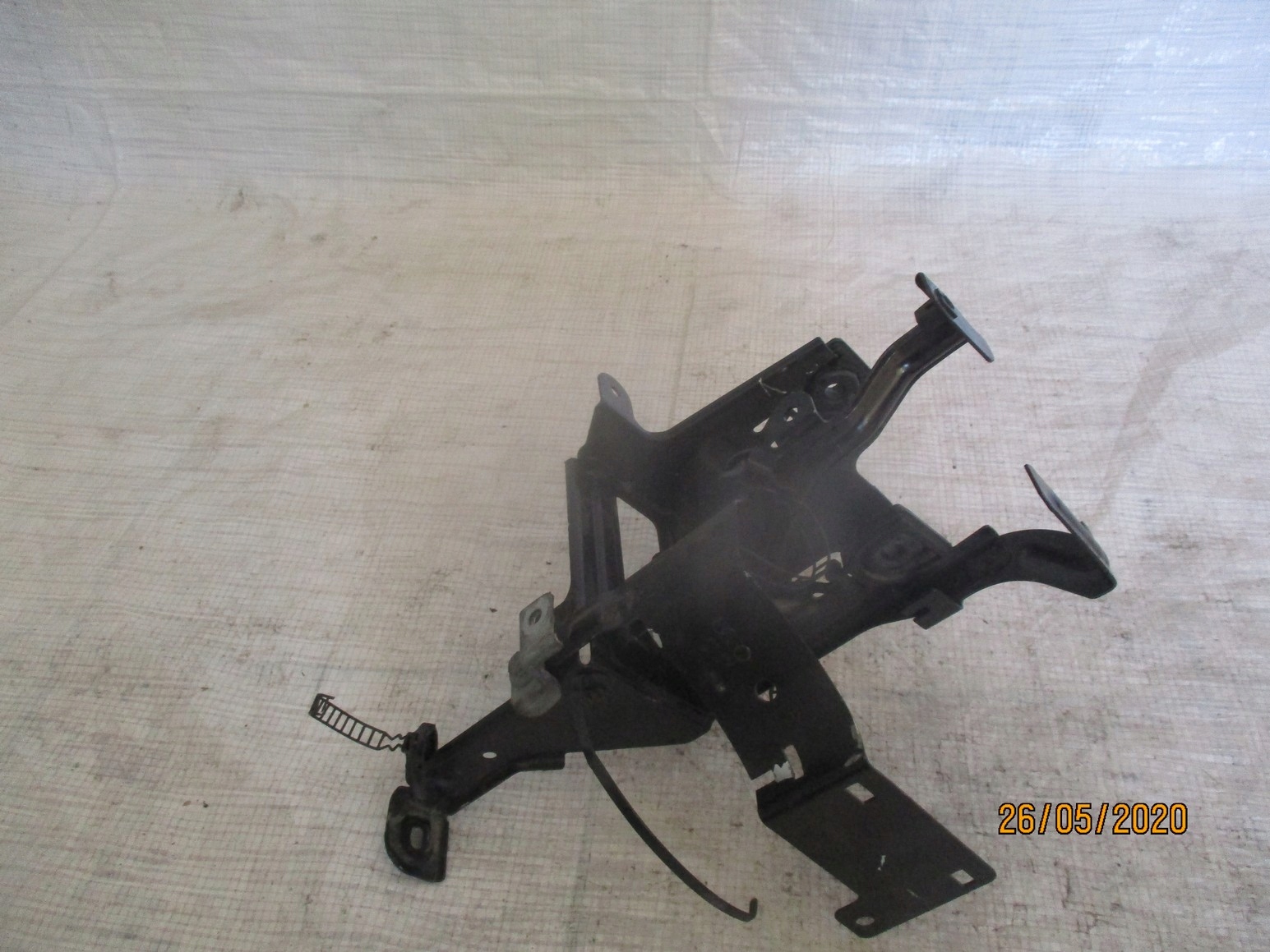 крепление насос ABS vw PASSAT b5 FL 3b0614335b