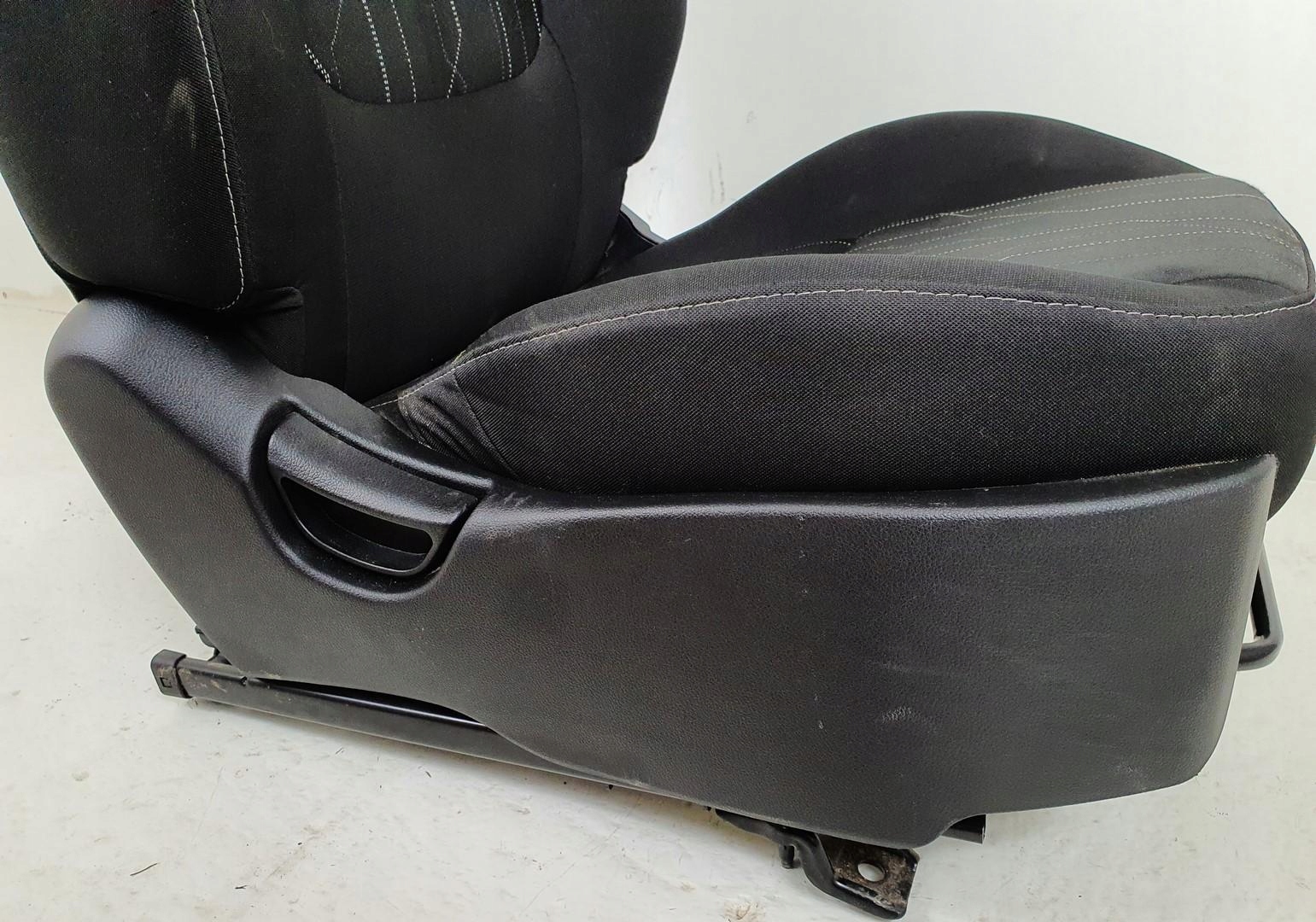 кресло правый передний kia PICANTO II 3D