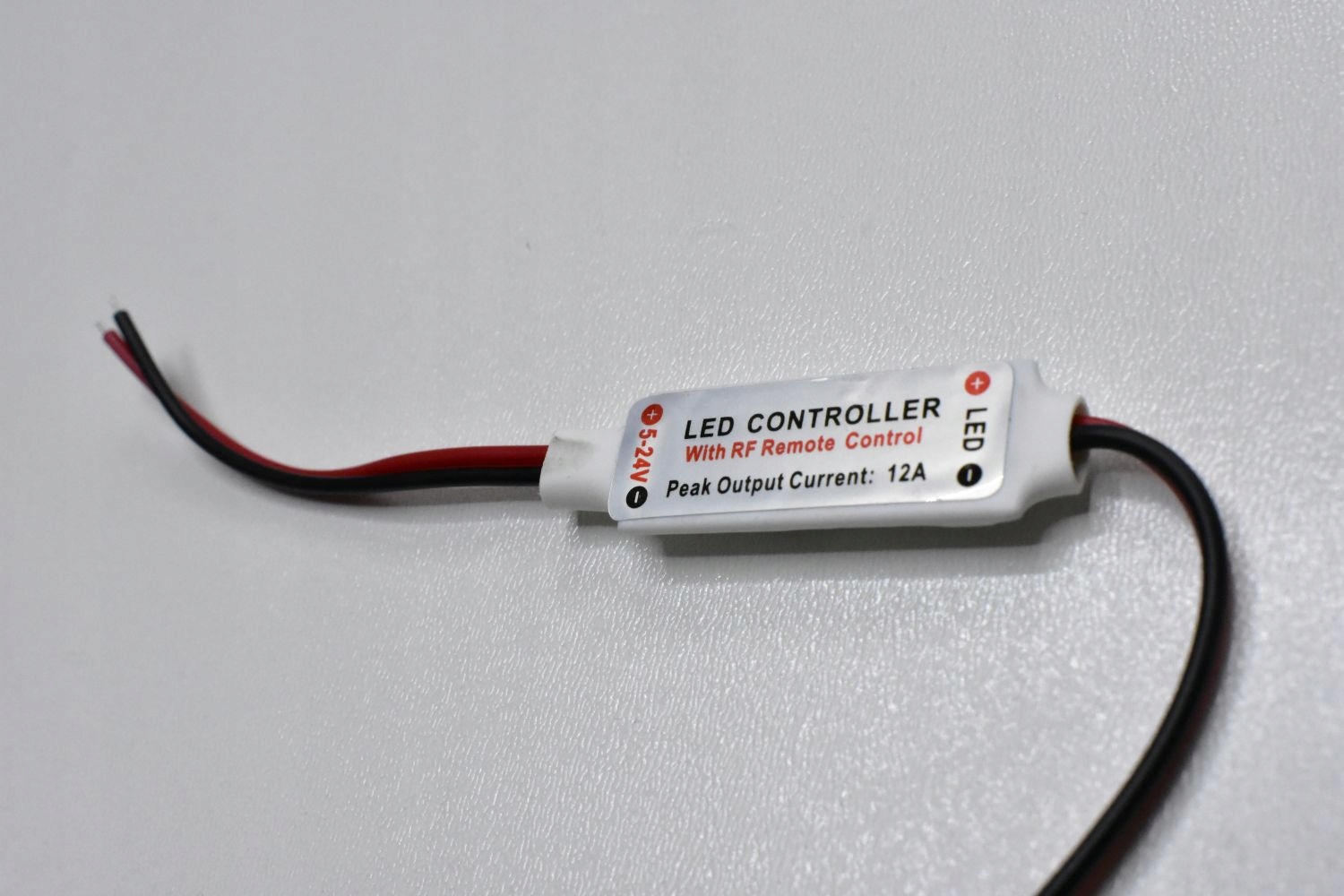 Sterownik do LED kontroler LED ściemniacz - JEDNOKOLOROWY - pilot radiowy Marka inna