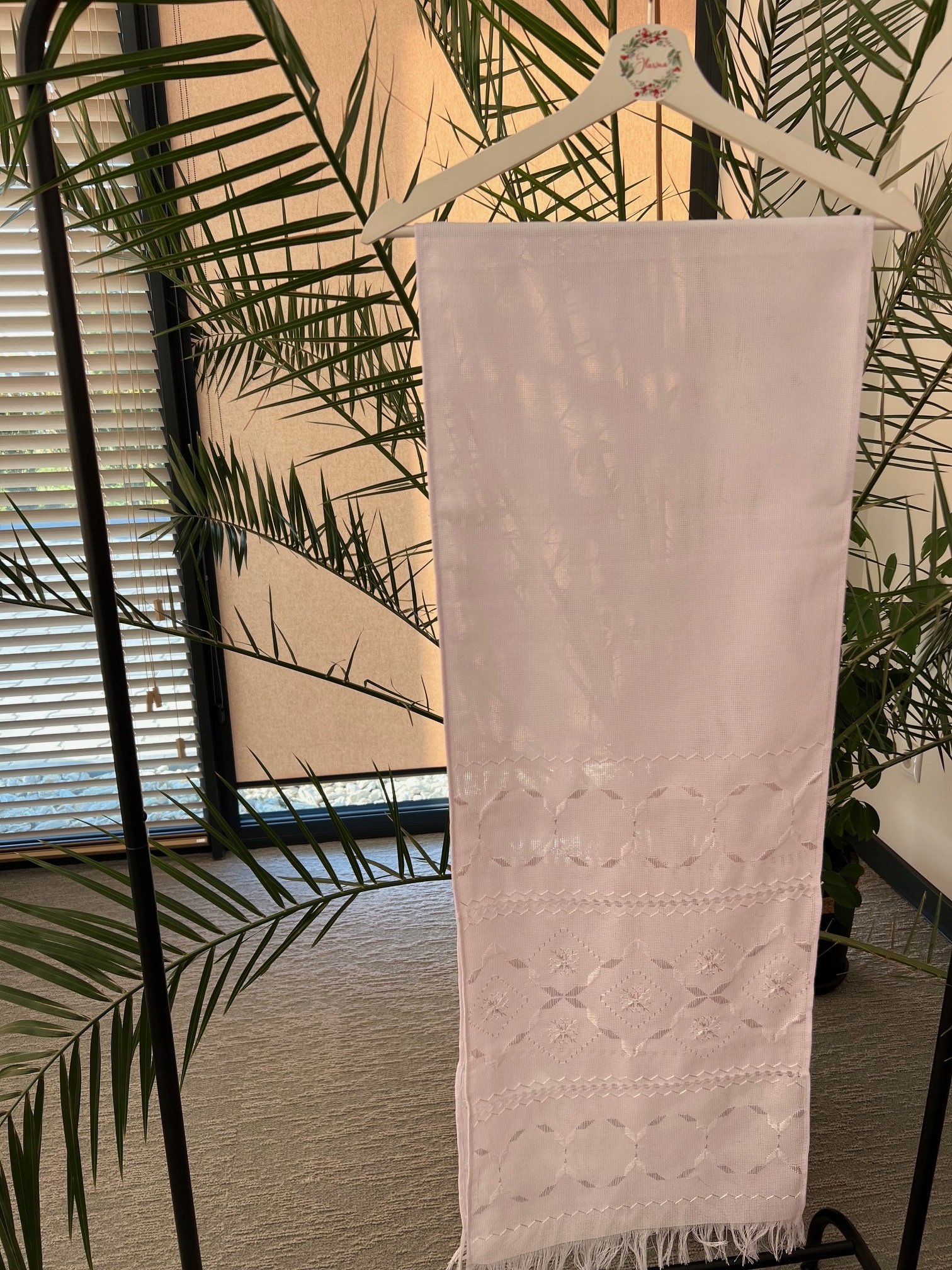 Ručník rusznyk ručně vyšívaný svatební tradiční bílá výšivka 200x35 cm