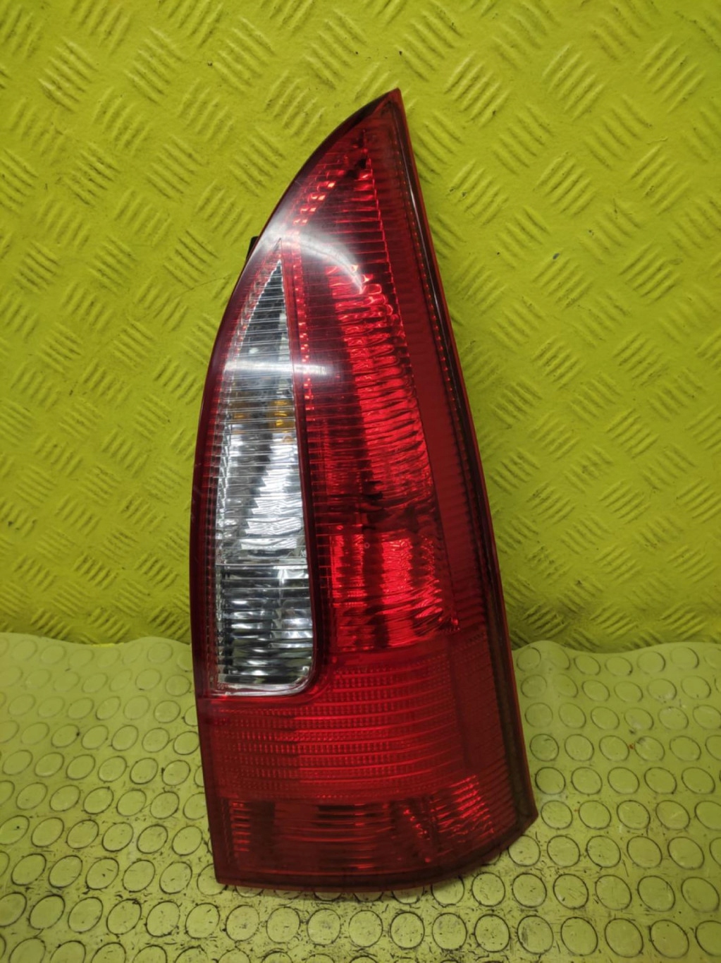 MAZDA PREMACY light right rear part 22061908