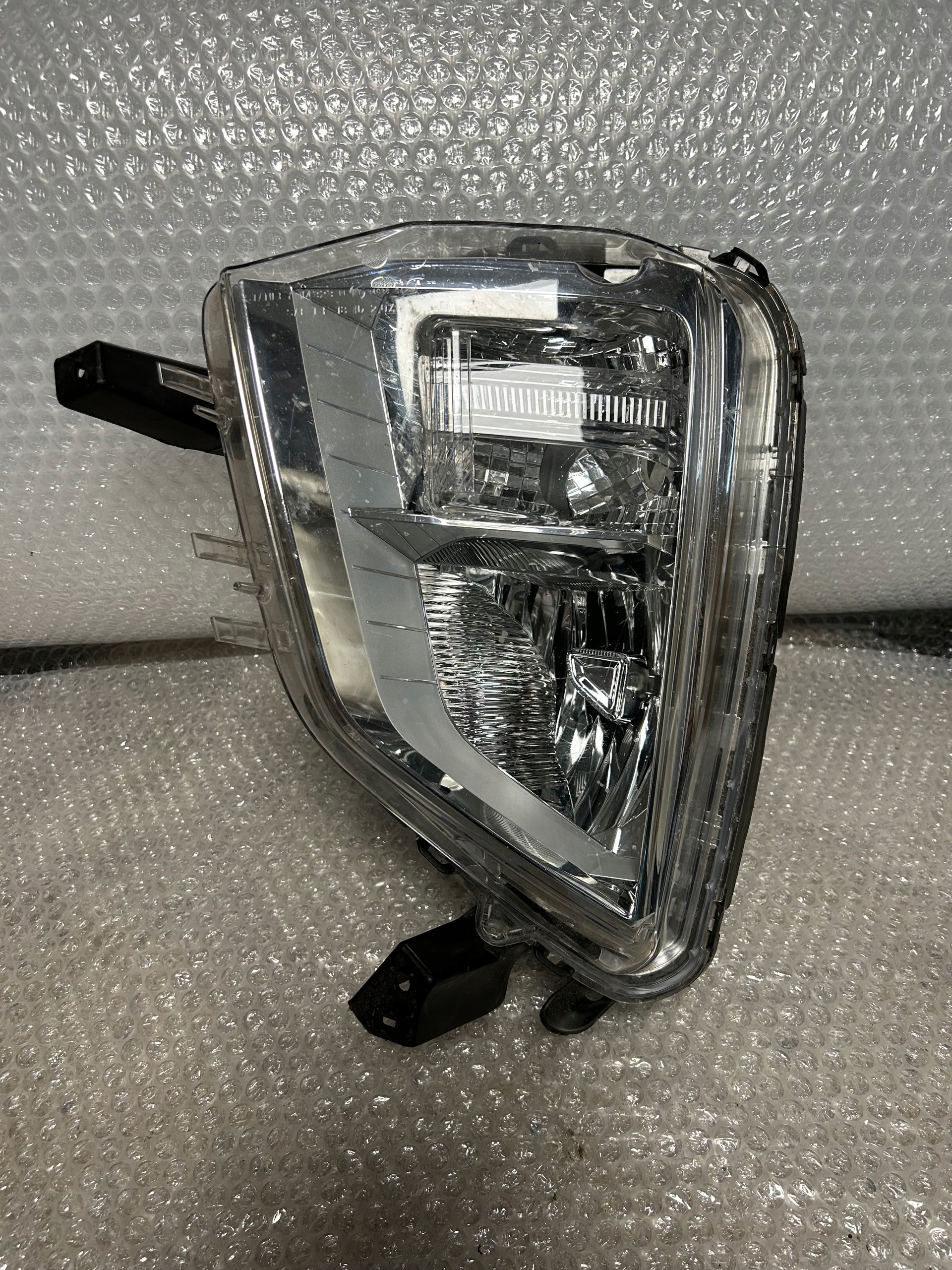 HALOGEN LEWY MITSUBISHI ECLIPSE CROSS