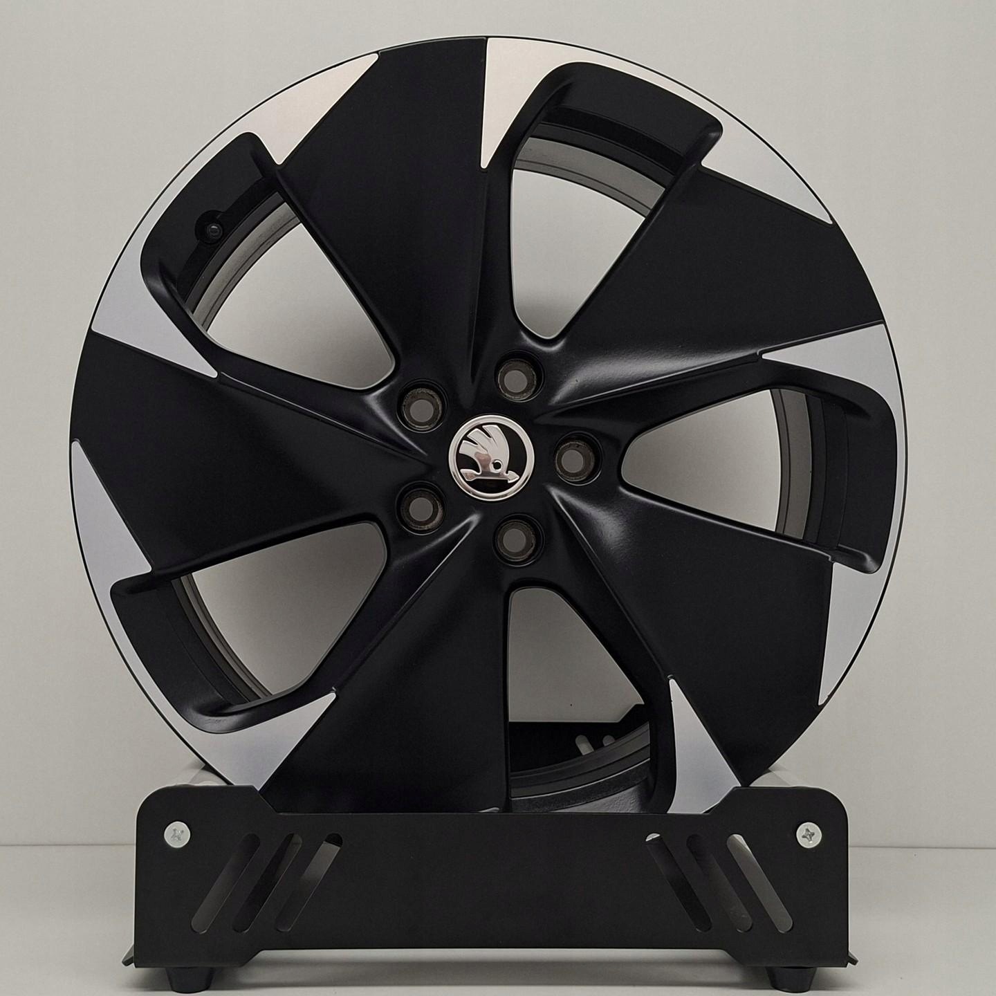 CUPRA BORN SEAT SKODA 19" 10E601025J discs aluminium