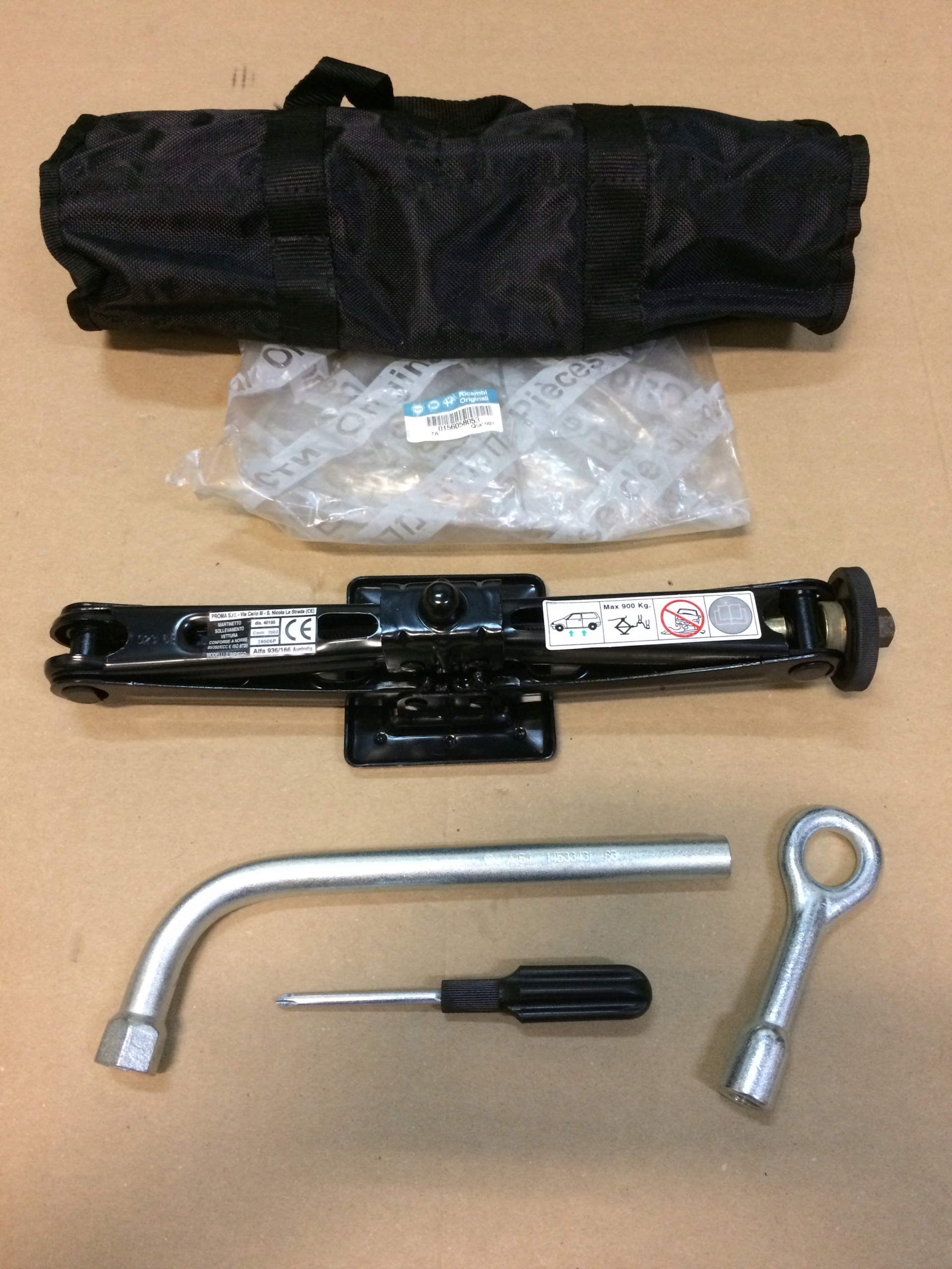 156058053 - ALFA ROMEO 166 НАБОР ИНСТРУМЕНТОВ + ДОМКРАТ ОРИГИНАЛ