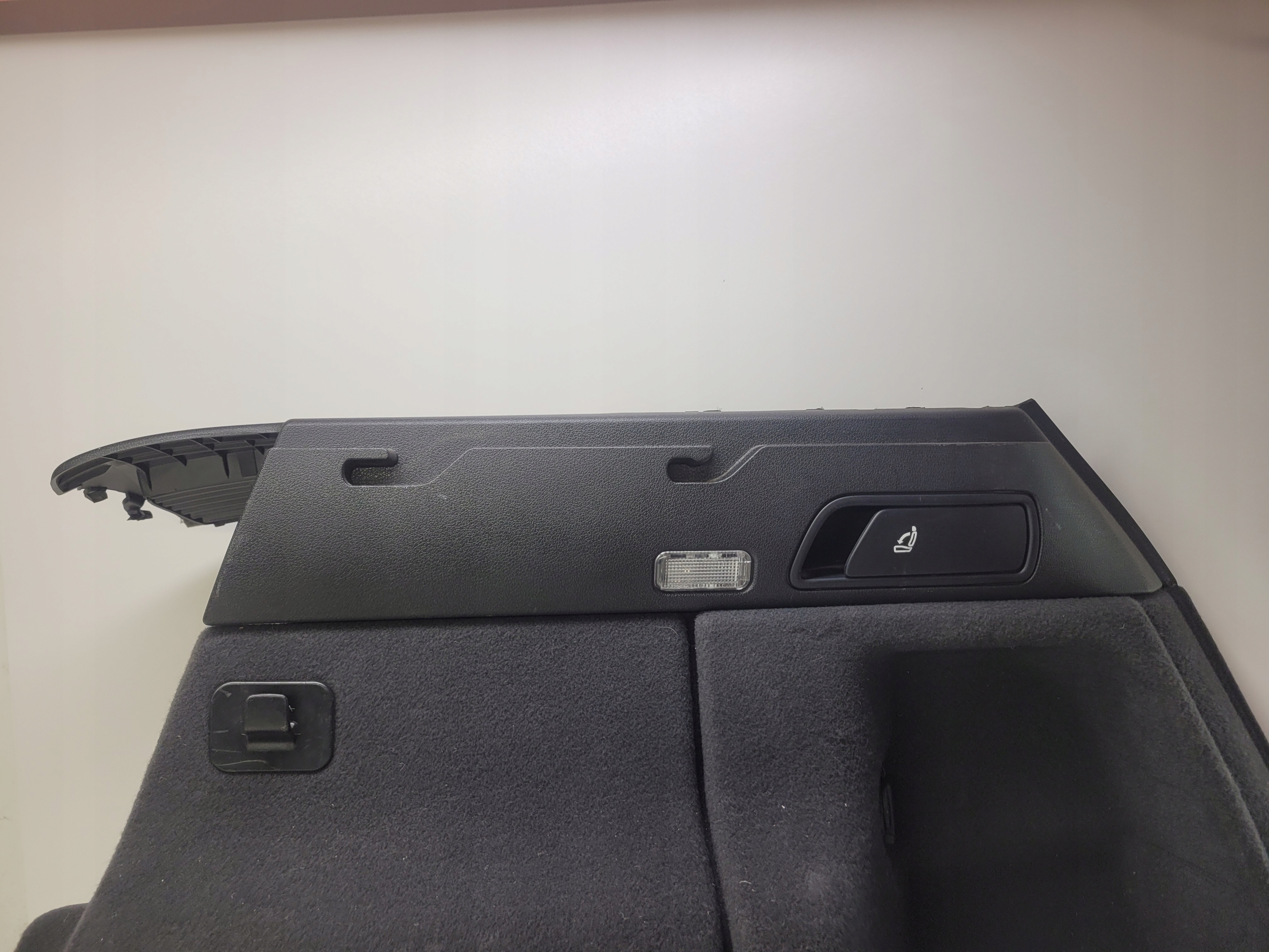 boot upholstery right AUDI Q5 8R 8R0863880D