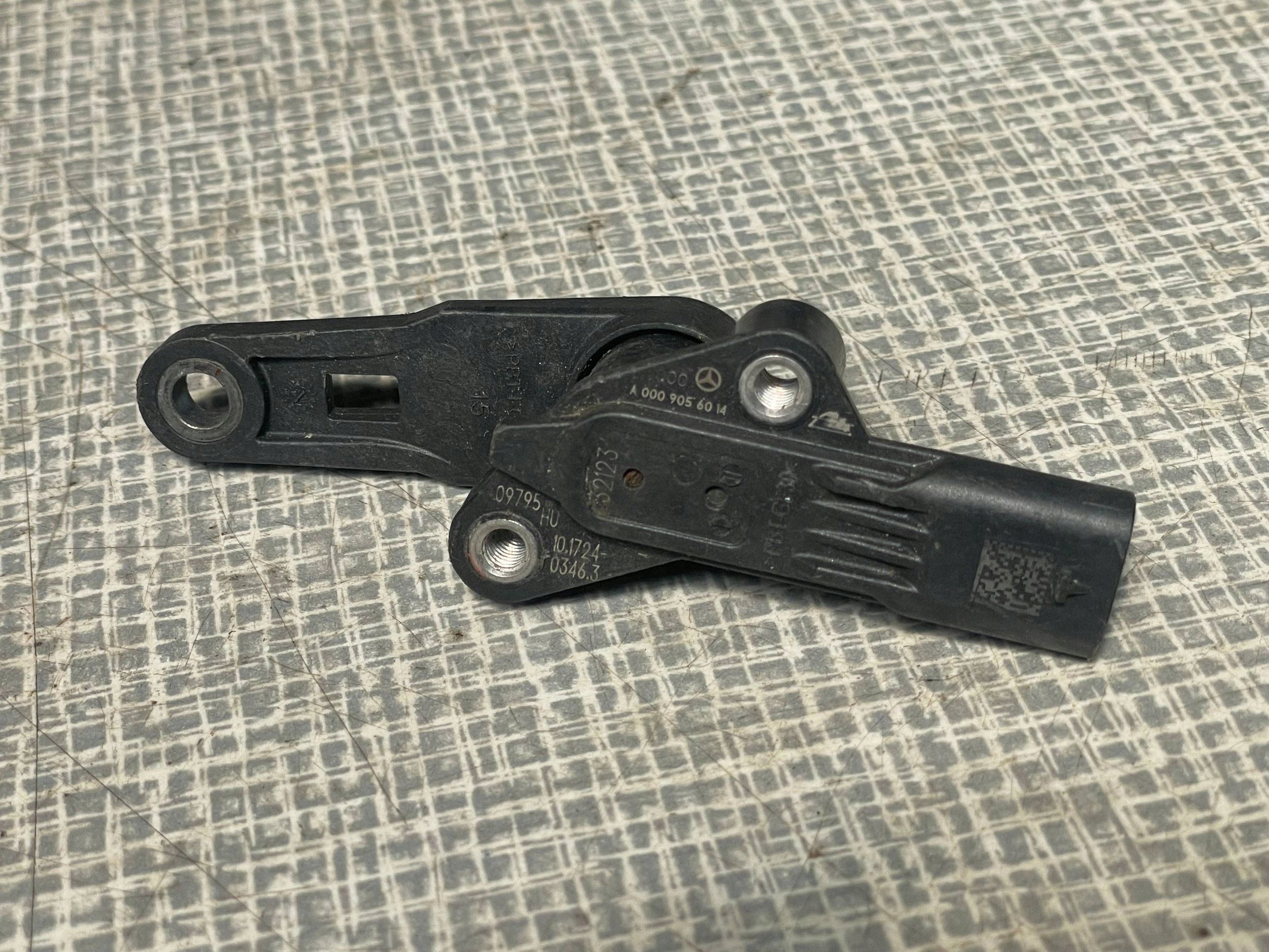 original sensor Mercedes-Benz A W176 A0009056014 !J