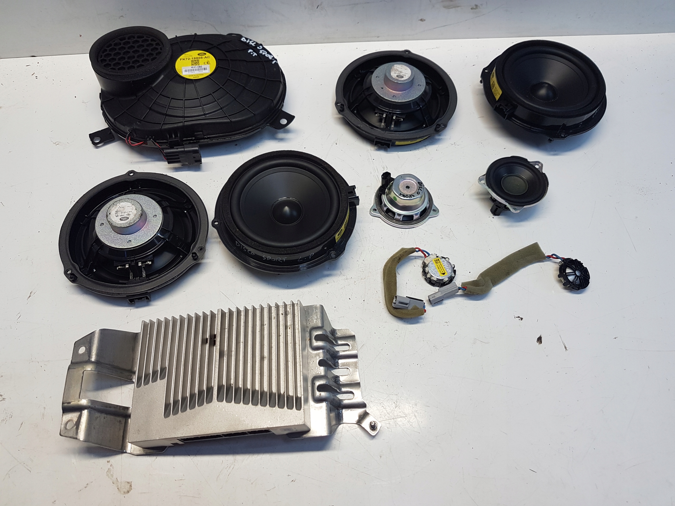 FK72 18808 - DISCOVERY SPORT L550 громкоговорители усилитель комплект