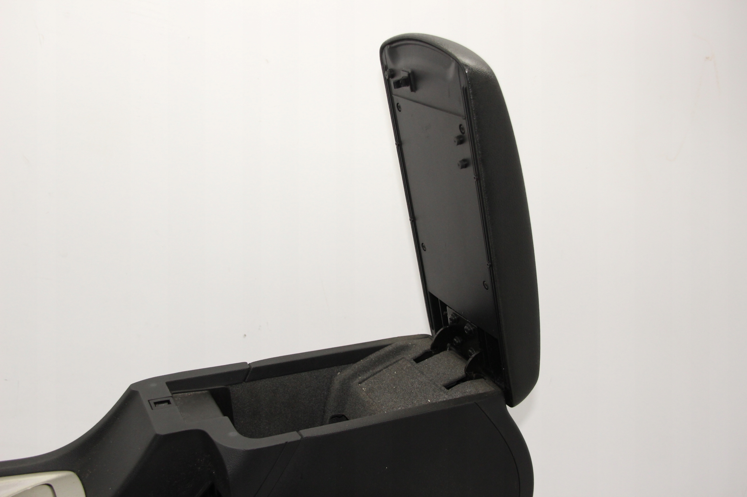 тунель середина подлокотник CITROEN C5 III X7 08-