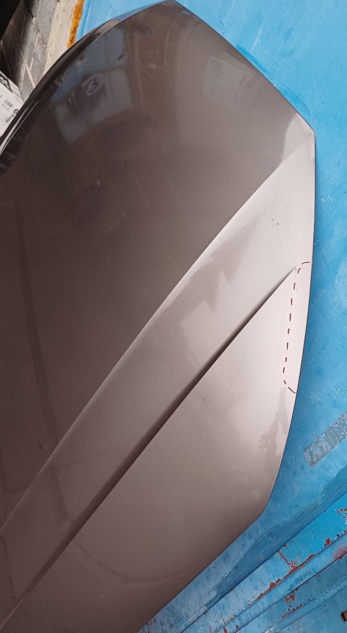 AUDI A4 B9 8W 2015- Maska pokrywa silnika stalowa Ładna 8W0823029A Jakość części (zgodnie z GVO) O - oryginał z logo producenta pojazdu (OE)