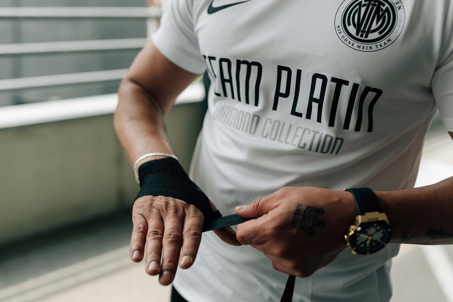 KOSZULKA NIKE MĘSKA TEAM PLATIN SPORTOWA DRY-FIT rozmiar L Płeć mężczyzna