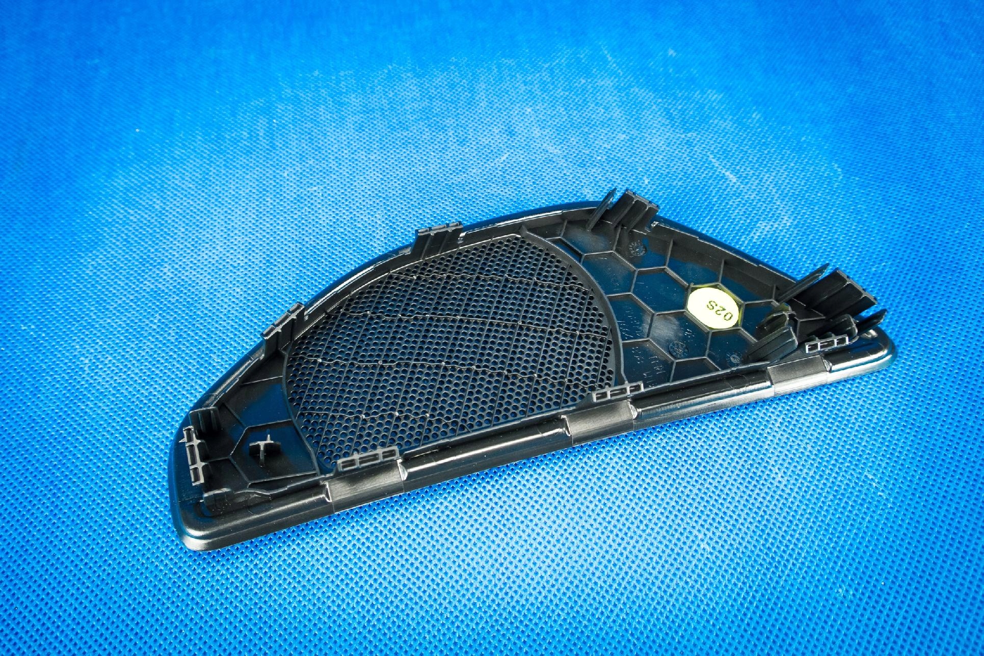 mřížka repráku dveře předek Audi A8 4N 4N1868299A