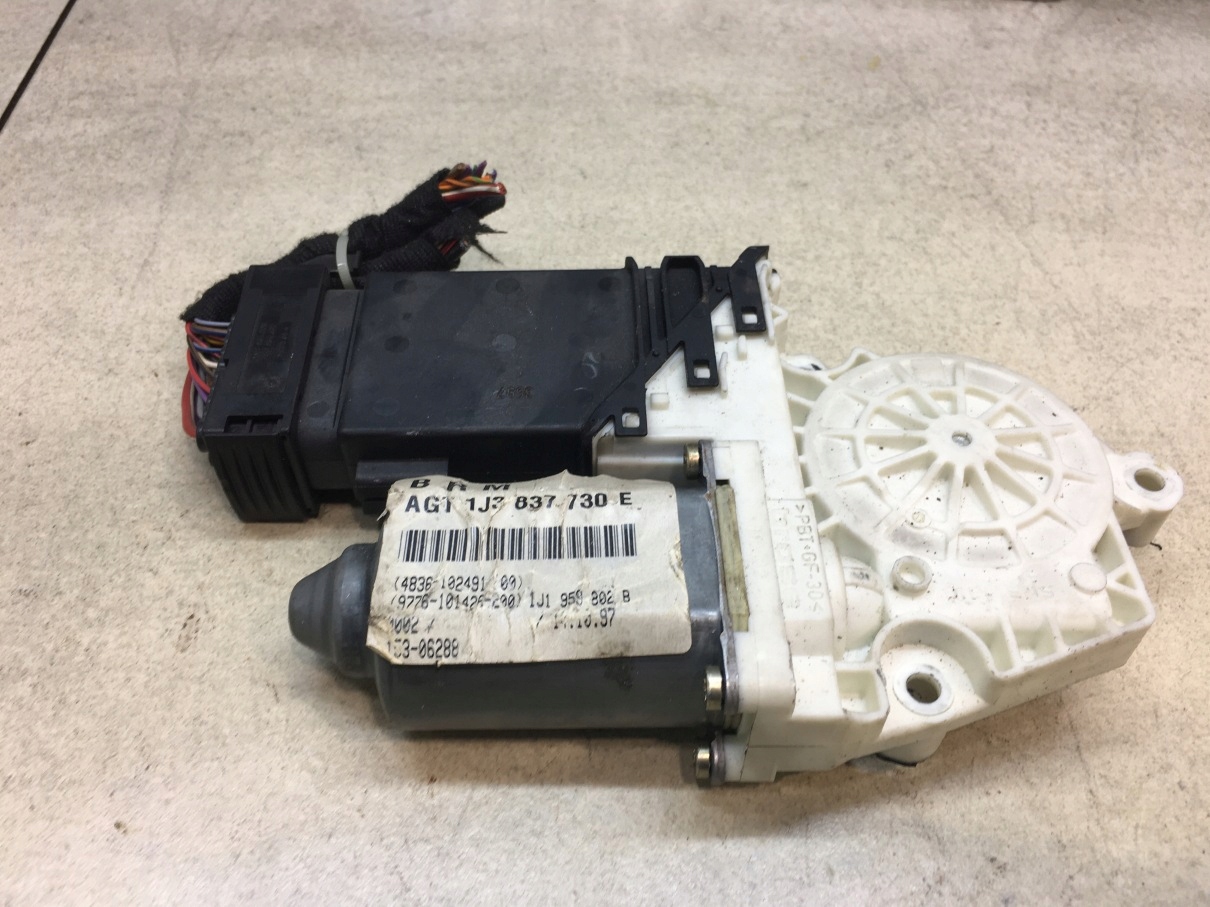 mini motor windows right GOLF IV 3D 1J3837730E