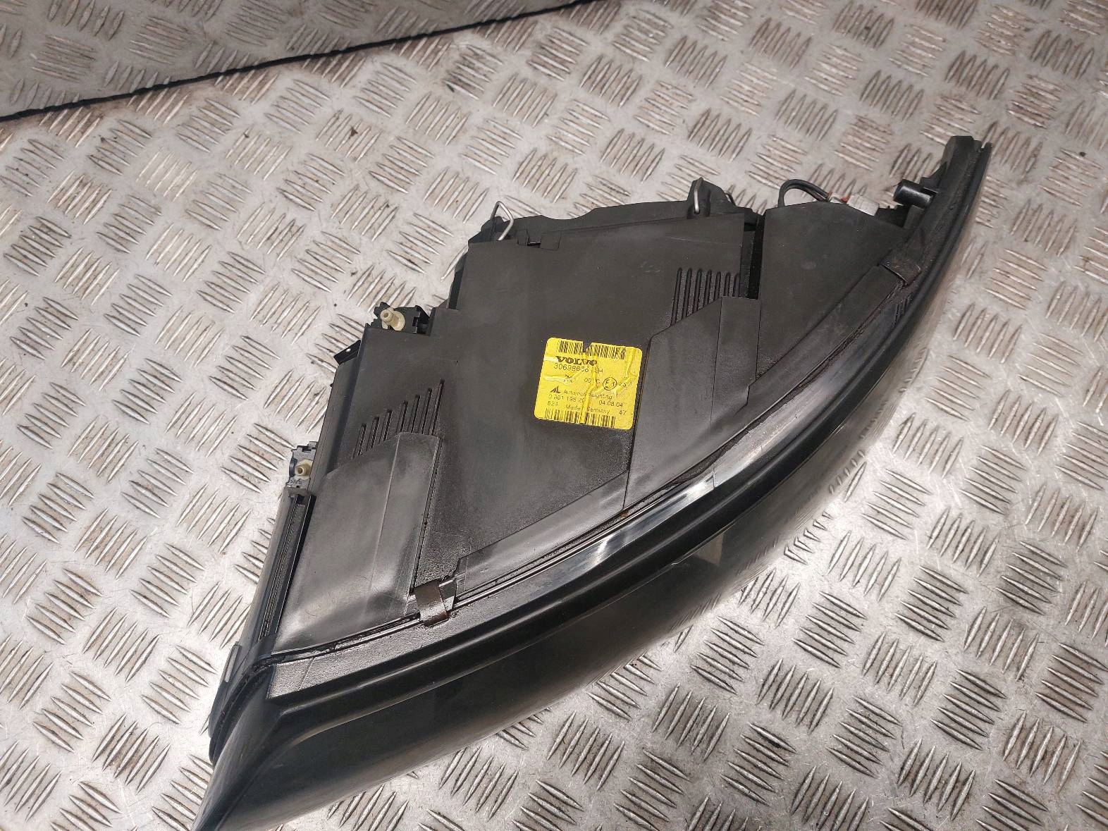 light left front VOLVO S40 II 30698636 0301198201