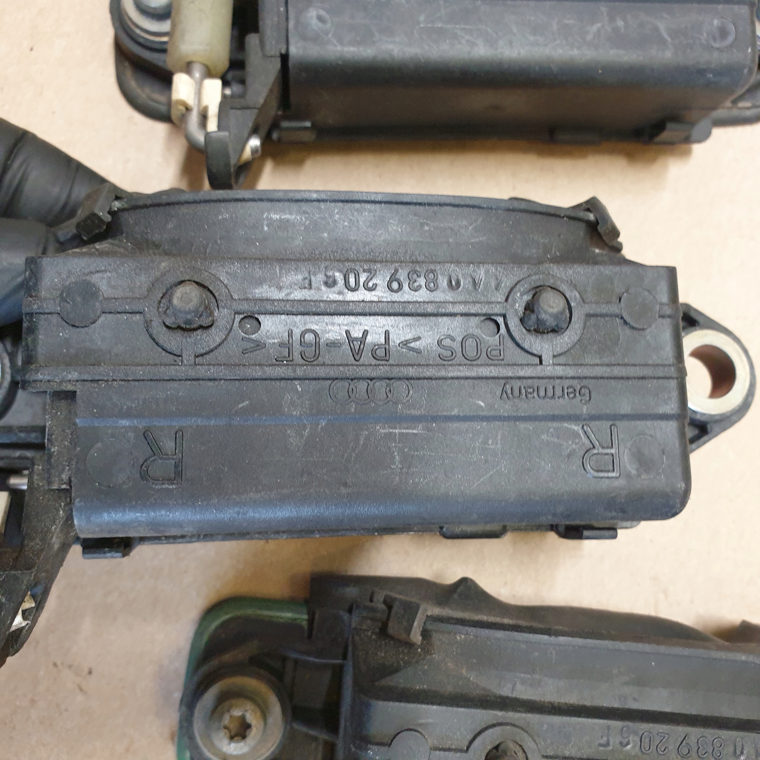 handle exterior right rear part AUDI 80 B4 A4 B5 8D OE