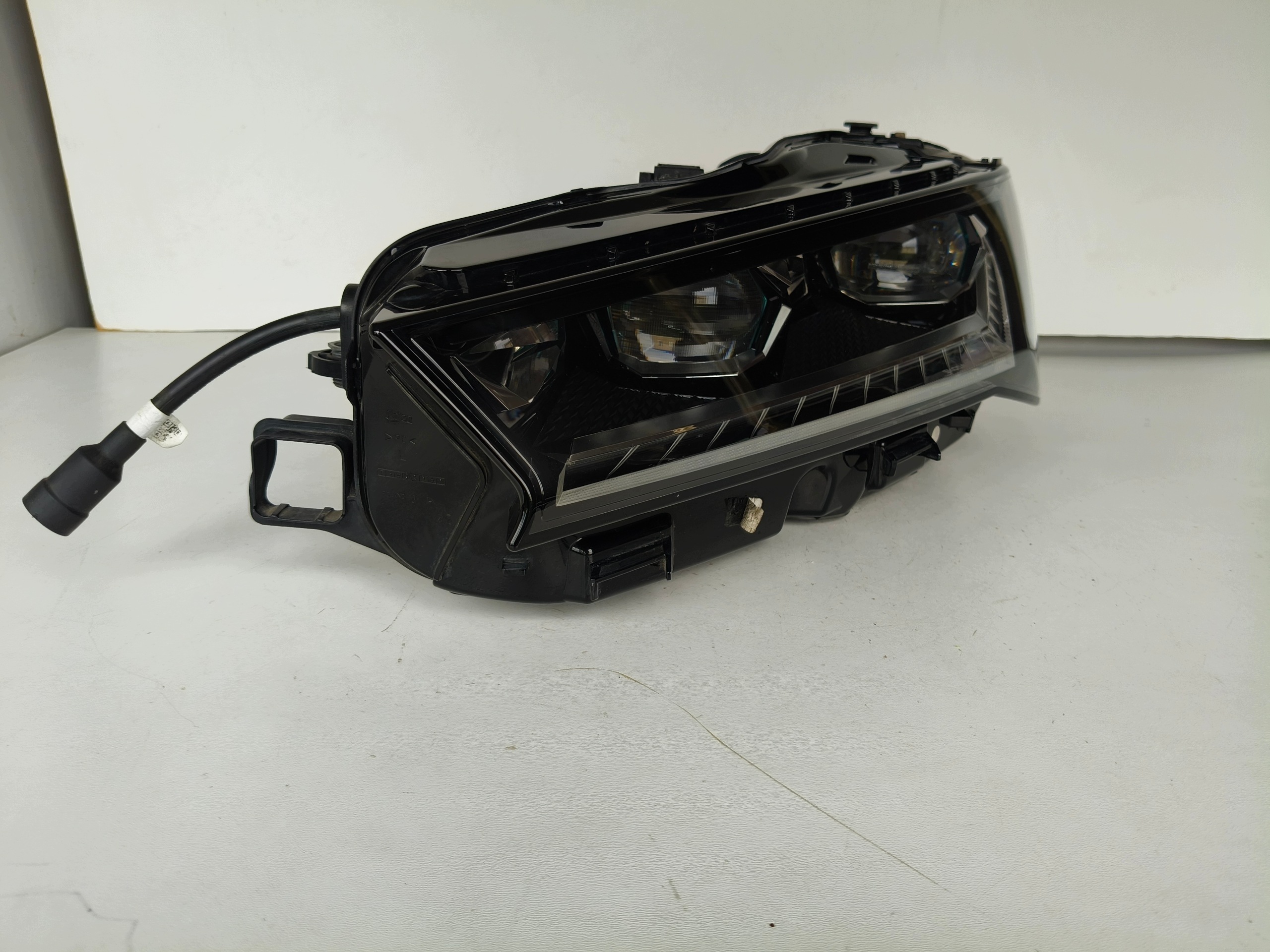 light left REFLEKTOR SKODA SUPERB IV 4 3P 3P0 23- FULL LED