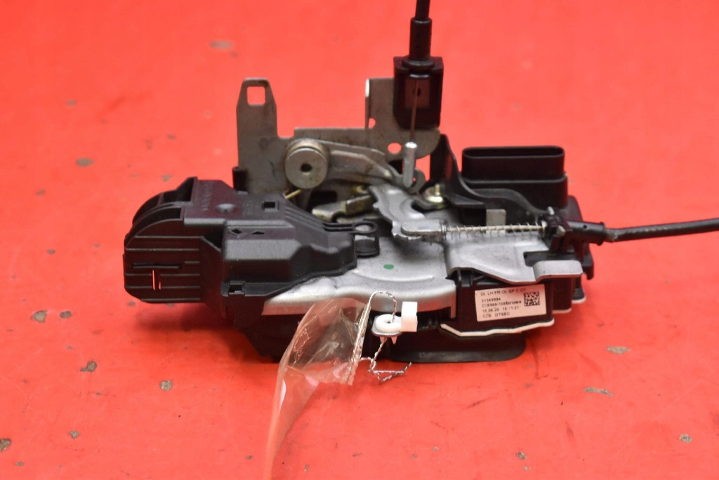 lock door left front front EU 31349894 VOLVO V60 2 II KOMBI 18-21