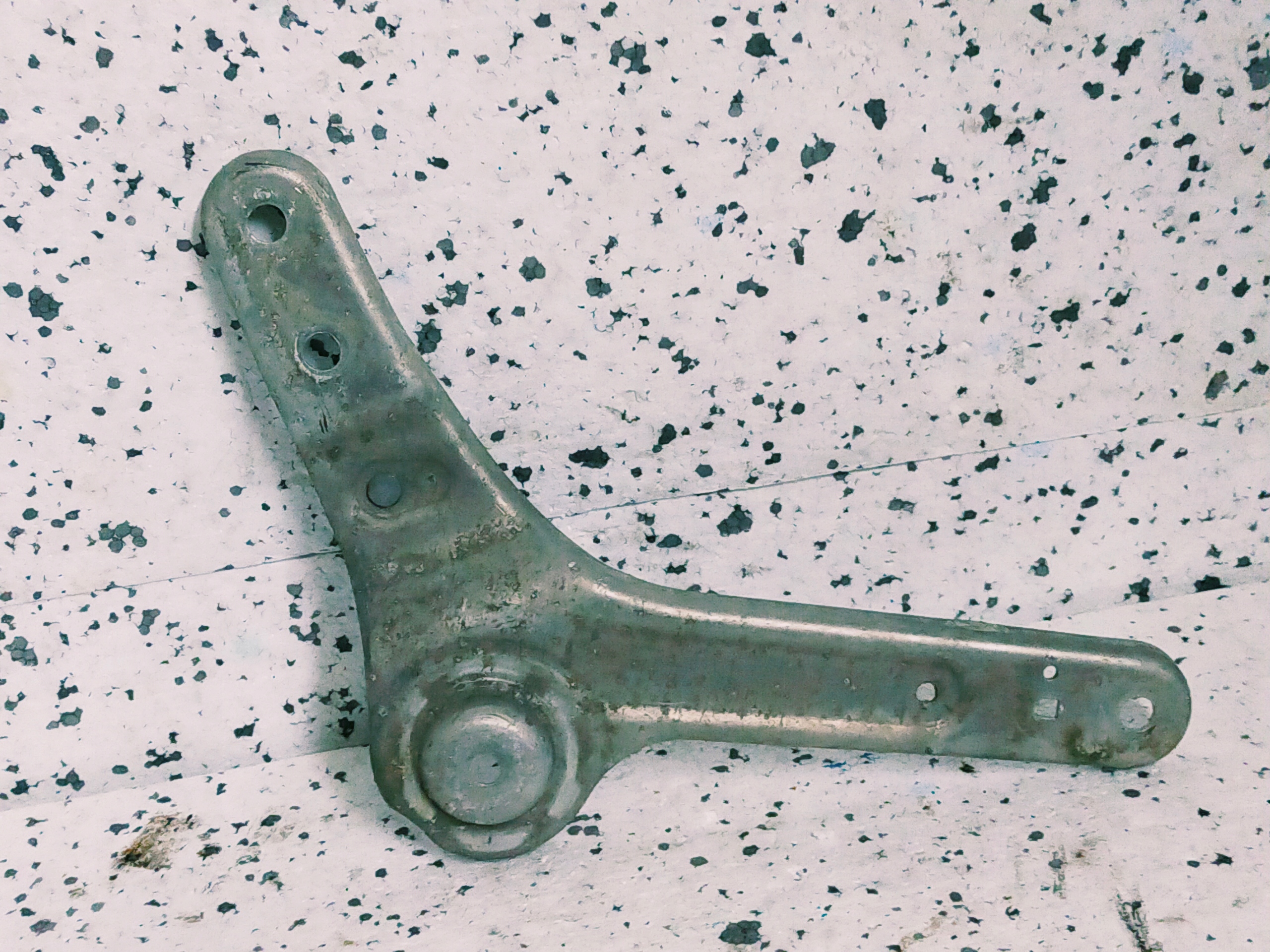 STÜTZE BELKI ACHSTRÄGERS HINTEN BMW X3 6871003-01