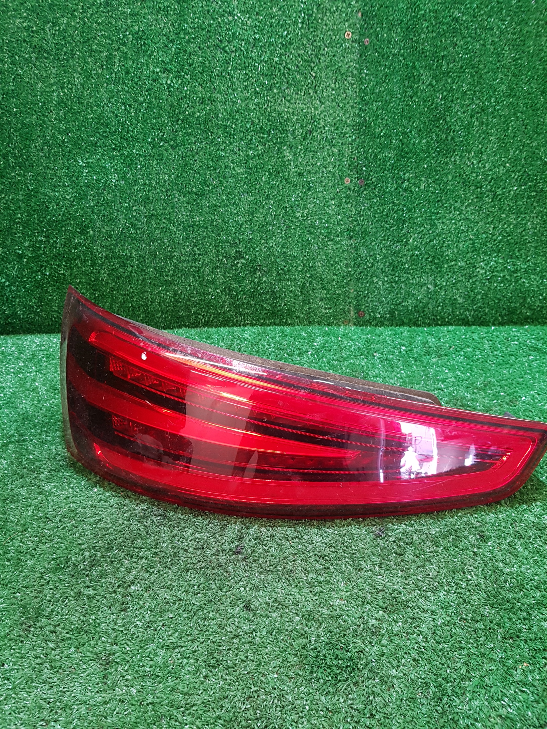 Licht links hinten AUDI Q3 8U0945093D