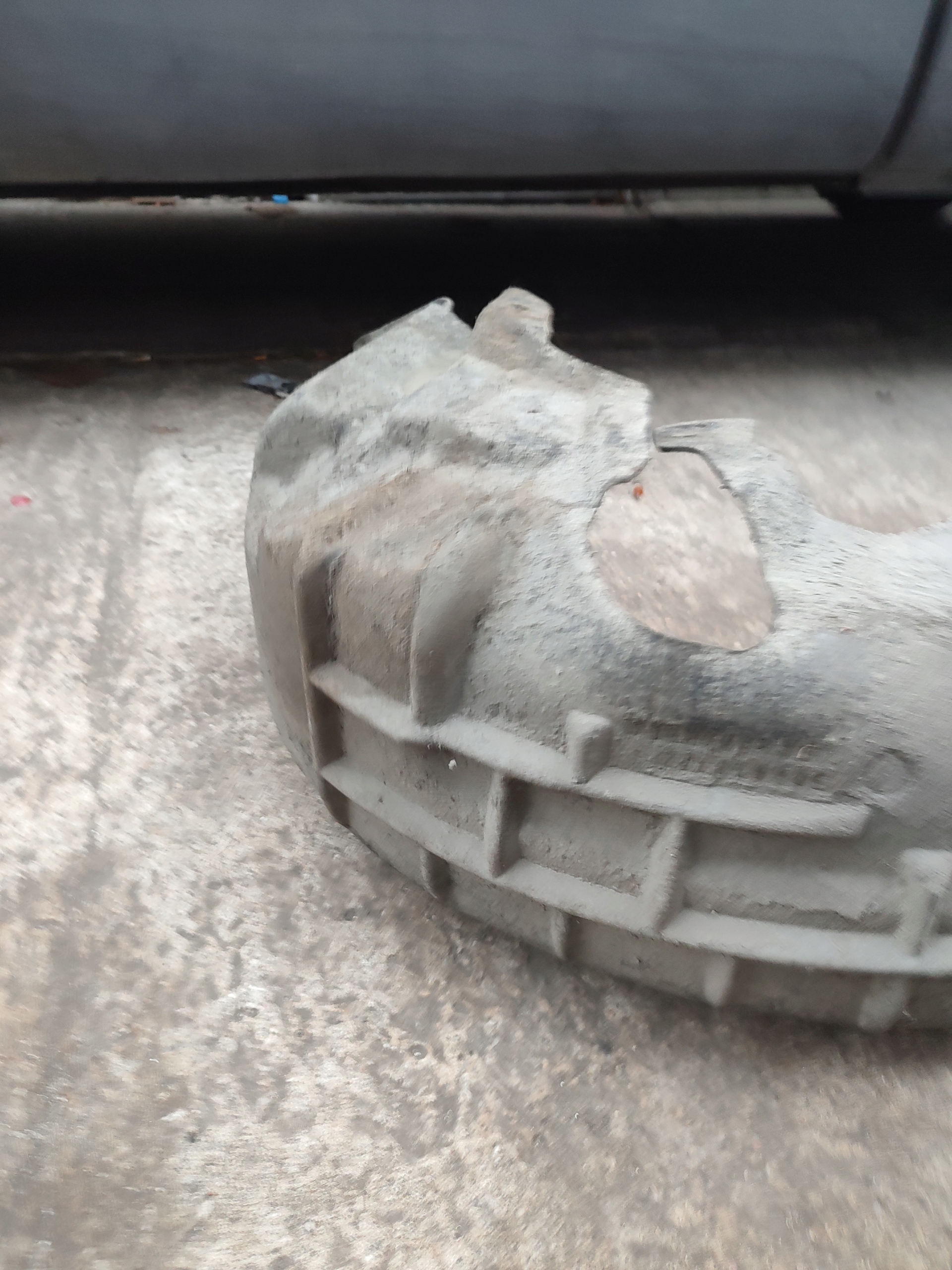 mudguard right rear part right rear. volkswagen jetta VI