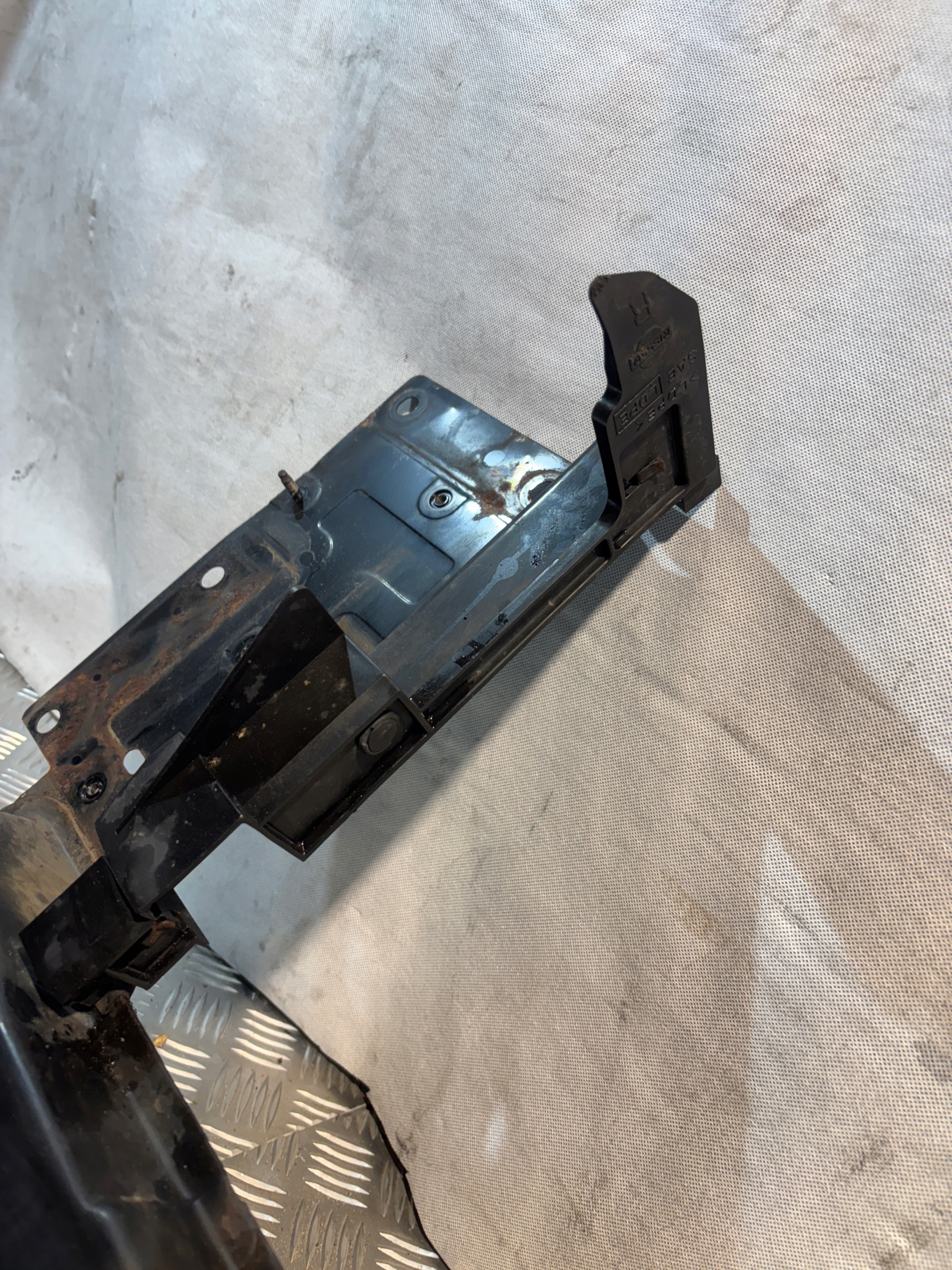 front lower sider pillar Nissan Murano Z50