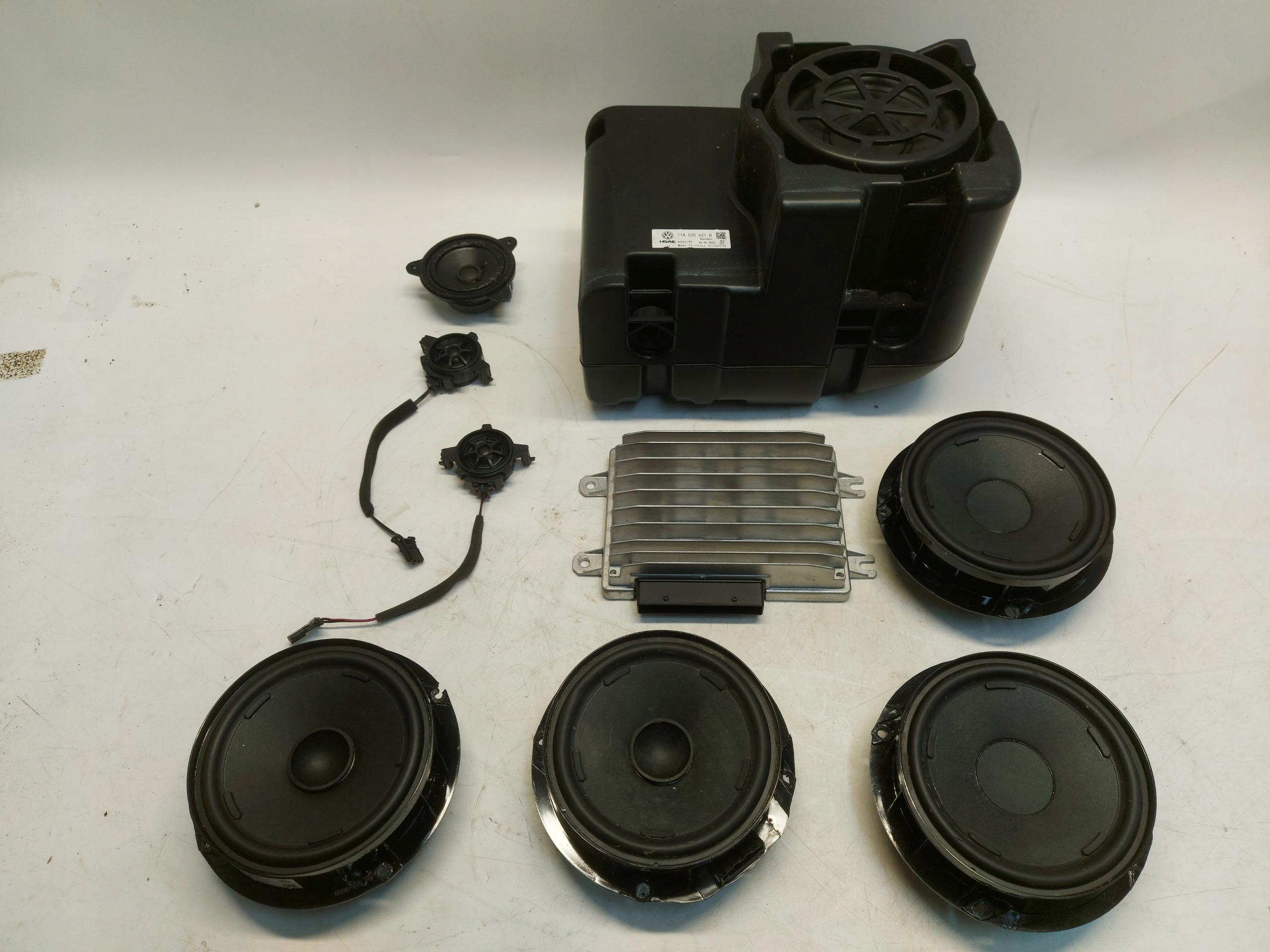 Audi Q4 40 E-TRON speakers subwoofer amplifier audio harman 8y0035465a
