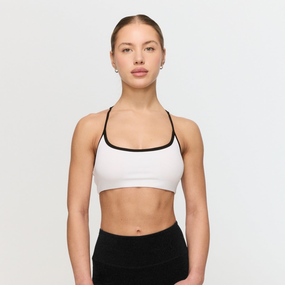 Biustonosz Sportowy Varsity White Wsparcie Do Treningu M GymBeam