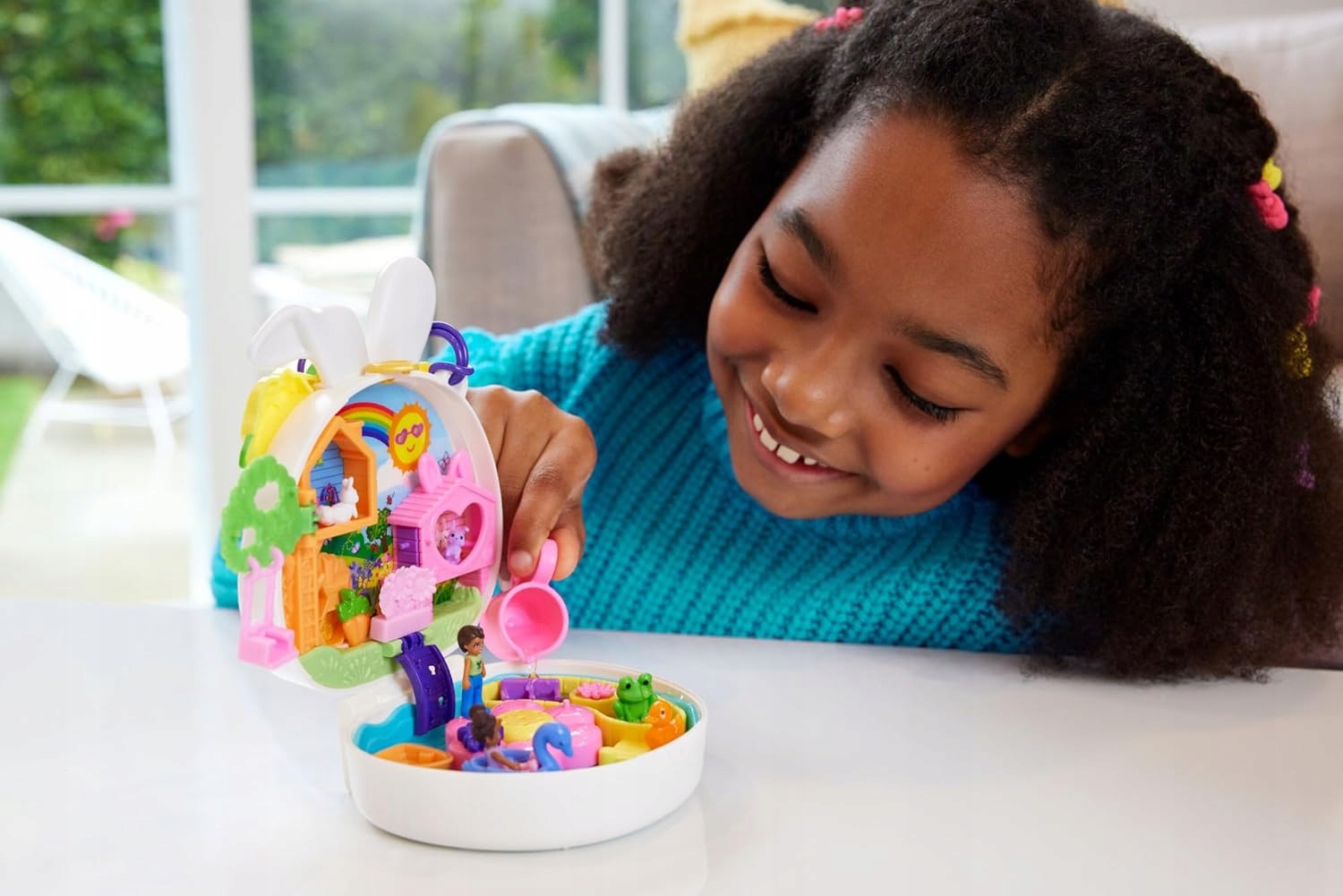 KOMPAKT POLLY POCKET KERTI NYUSZI SZETT SZÍNVÁLTÓS +BABÁK+KIEGÉSZÍTŐK Termék mélysége 13 cm