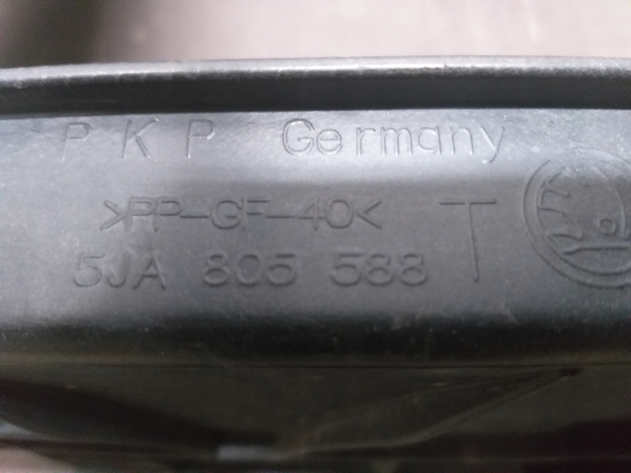 PAS PRZEDNI SKODA RAPID 5JA805588T Numer katalogowy oryginału 5JA805588T