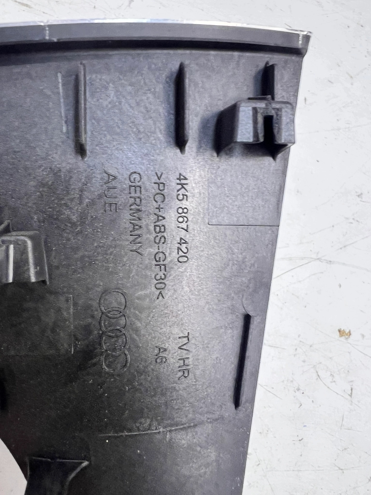 DEKOR moulding door right rear part AUDI A6 C8 4K5867420E 3LP