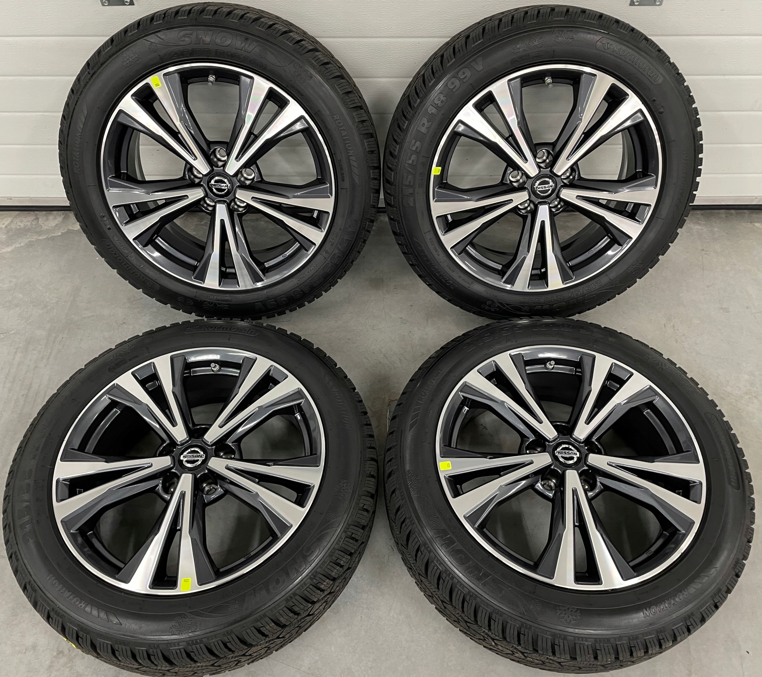 NISSAN QASHQAI KOLA ZIMOWE 215 55R18 CZUJNIKI NOWE Rims type Aluminum