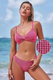 Cupshe Brokátový růžový bikinový top a vykrojené kalhotky s nízkým pasem