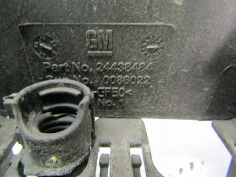 OPEL VECTRA C PODSTAWA AKUMULATORA 24438484 1,9 Numer katalogowy części 24438484