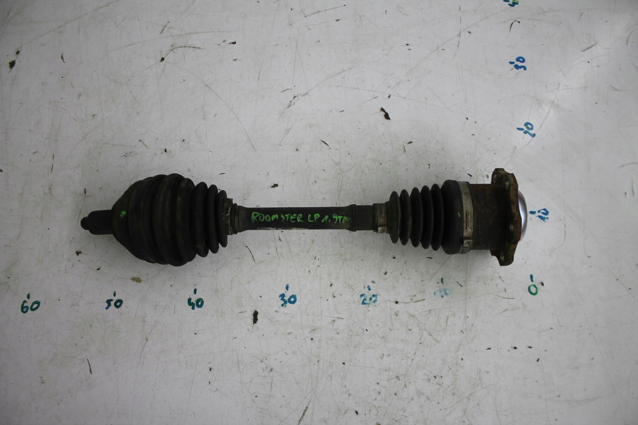 semi-axis left front 6Q0407271DB ROOMSTER 1.9 TDI 06