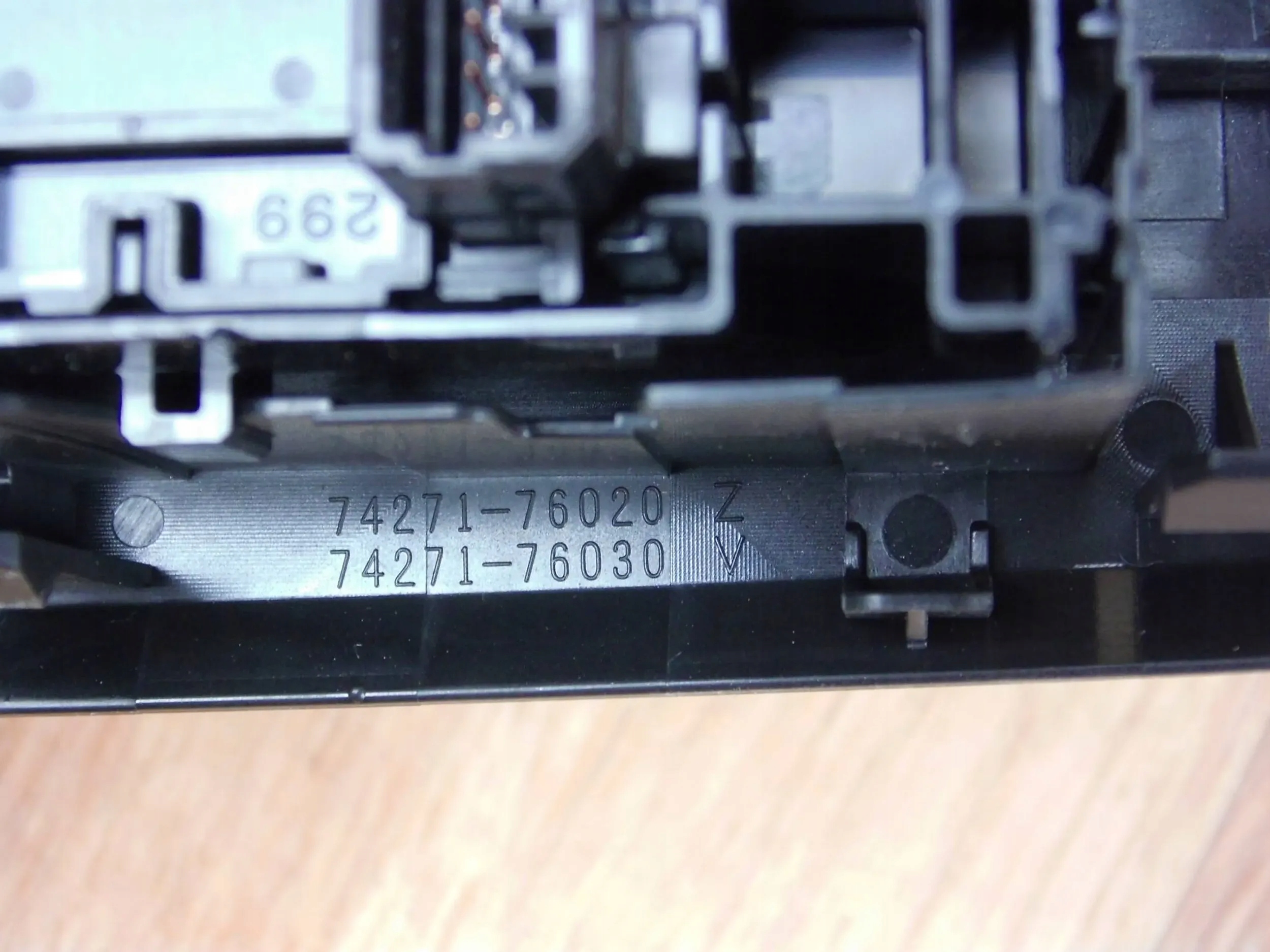 Lexus UX250H 2018+ UX panel window control switch right rear part rear