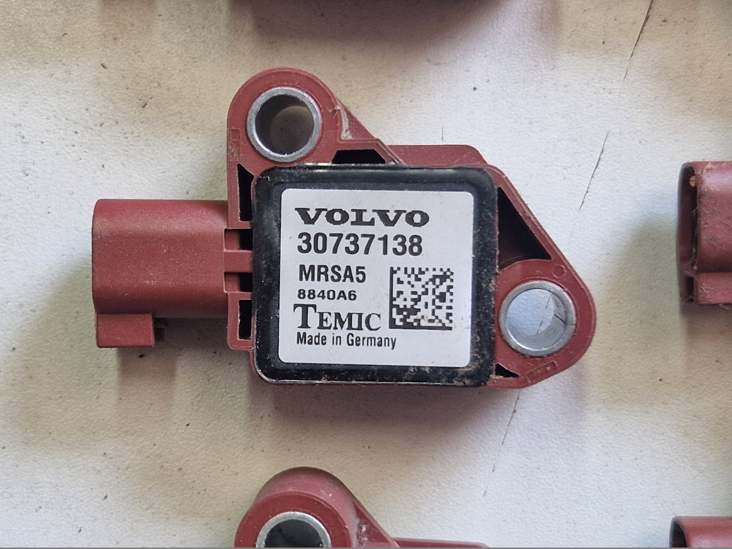 VOLVO V50 S40 impact sensor 30737138