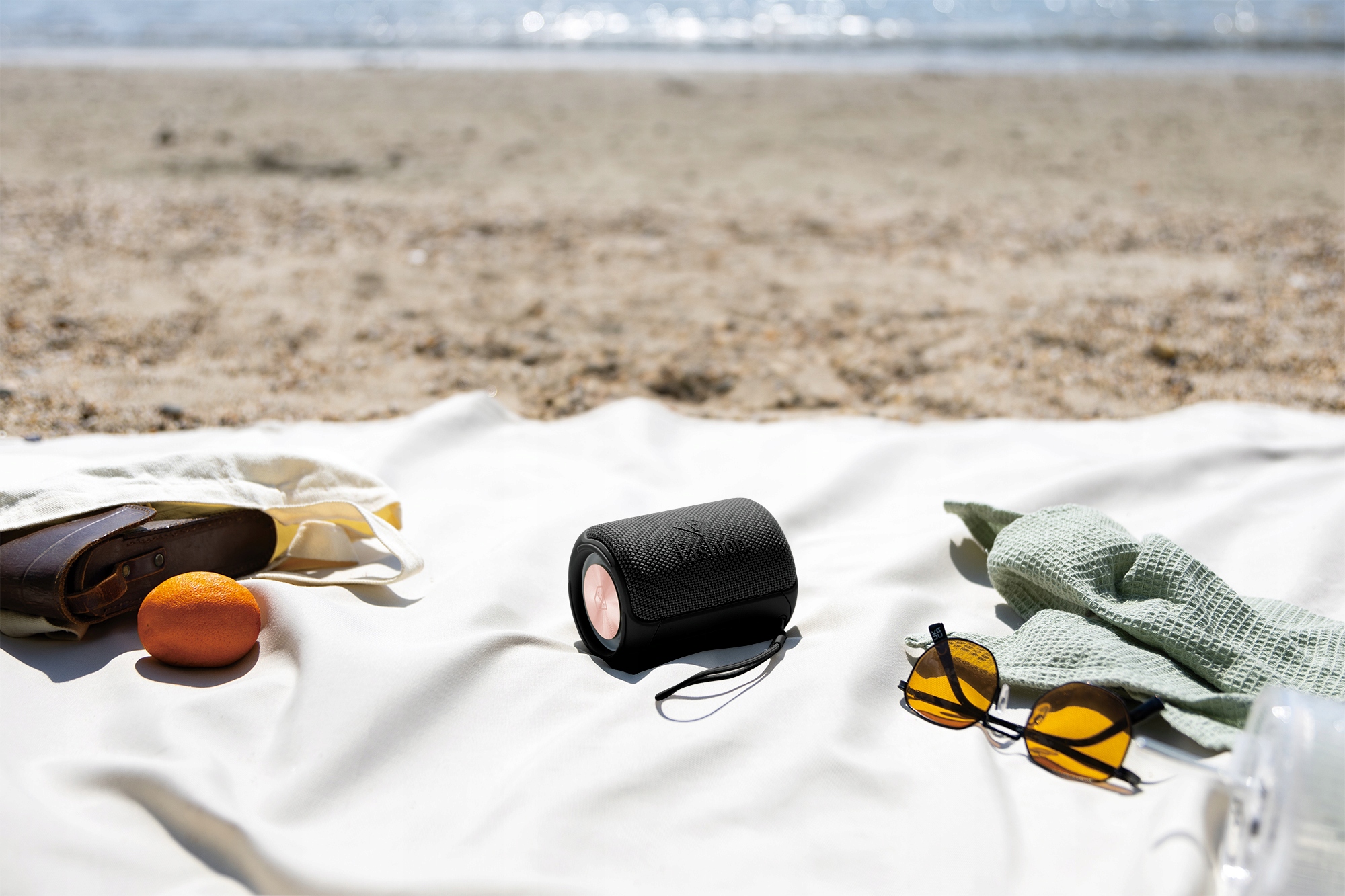 Malý přenosný Bluetooth reproduktor Fashion FTV-0115 Matte Black-Rose Gold