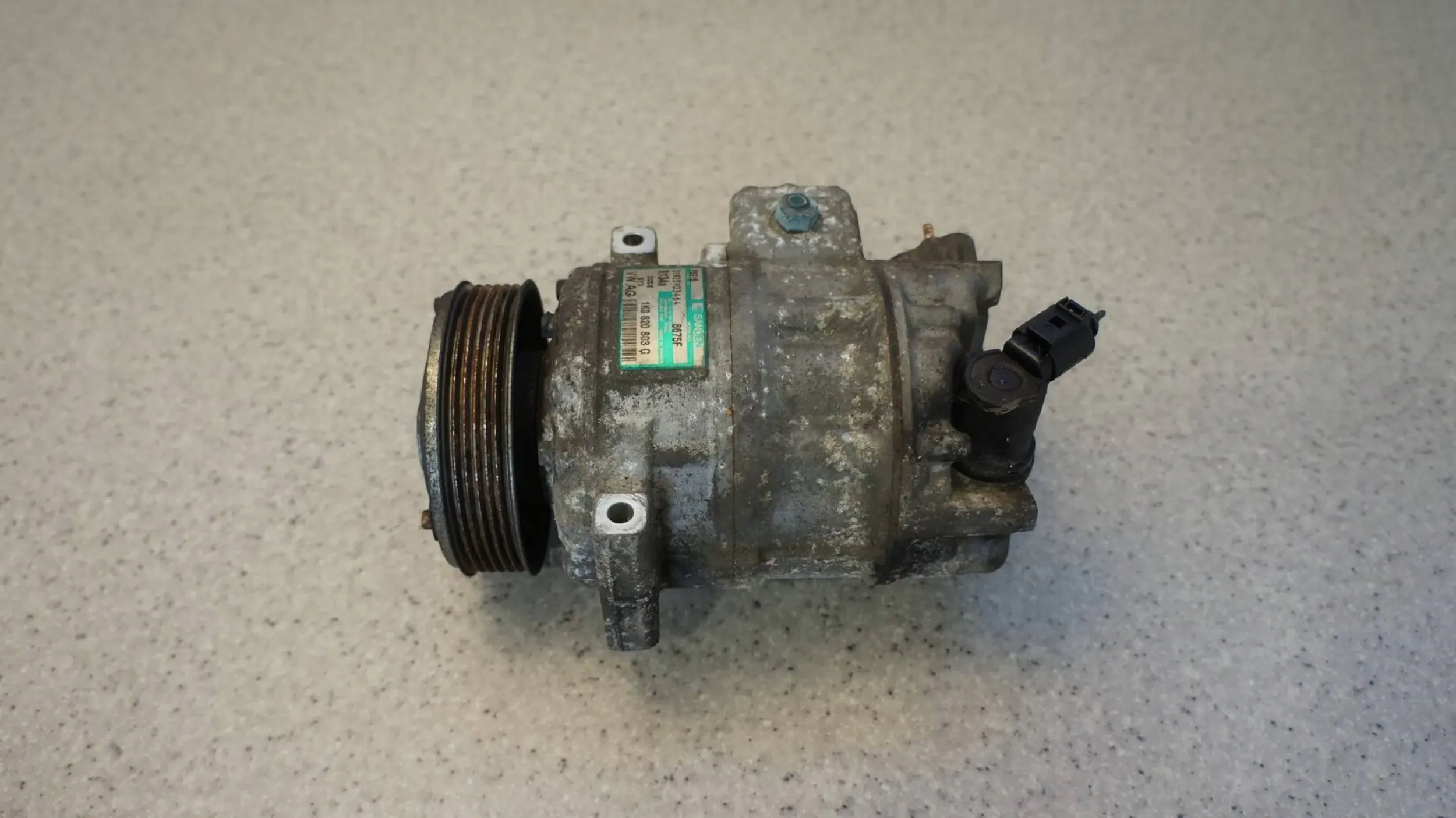 компрессор кондиционера ac vw Touran I 1T 2.0 tdi 1K0820803G