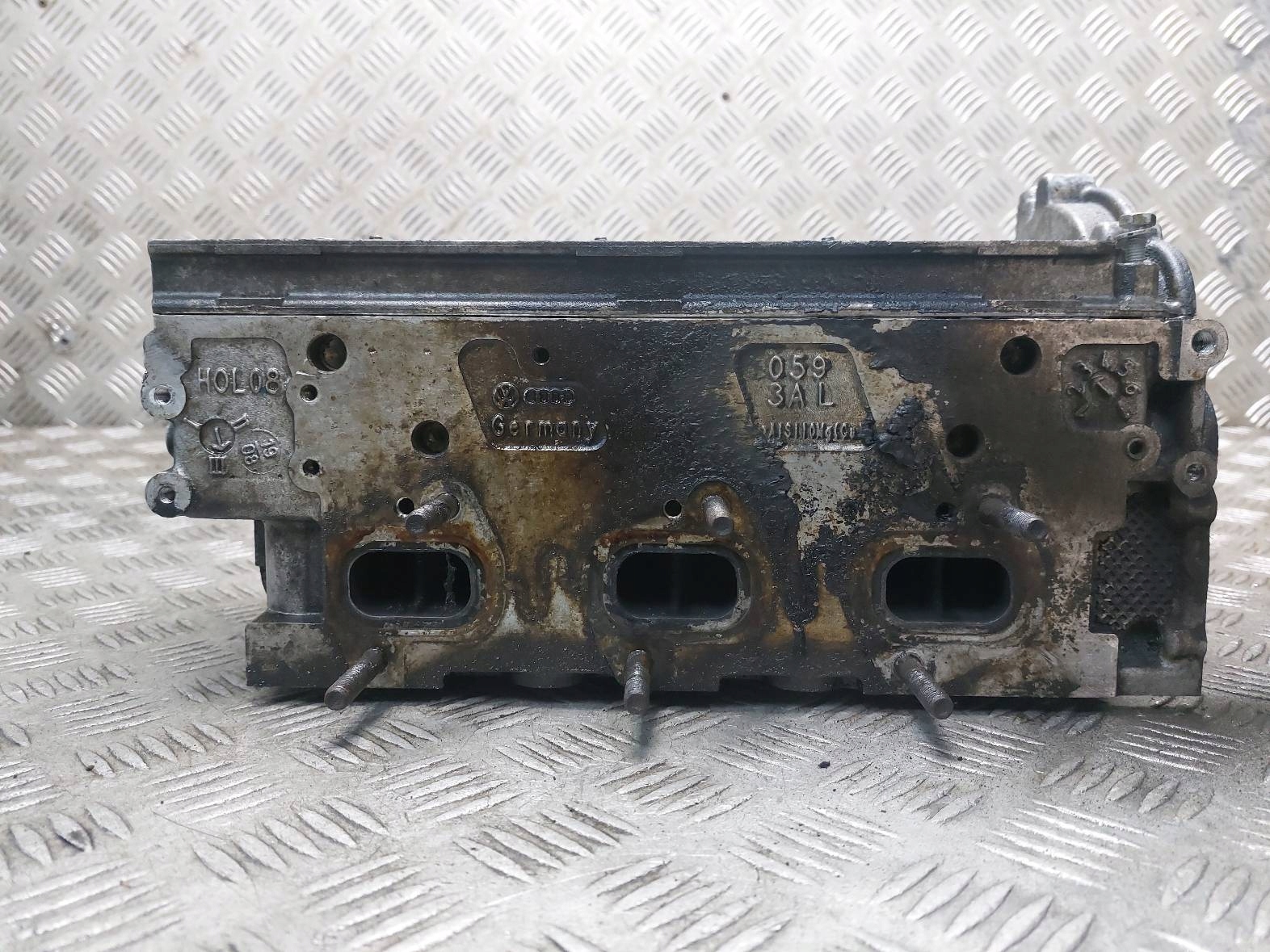 hlava levá + vačka Výfukové AUDI A6 C6 2.7 TDI 0593AL 059102CB