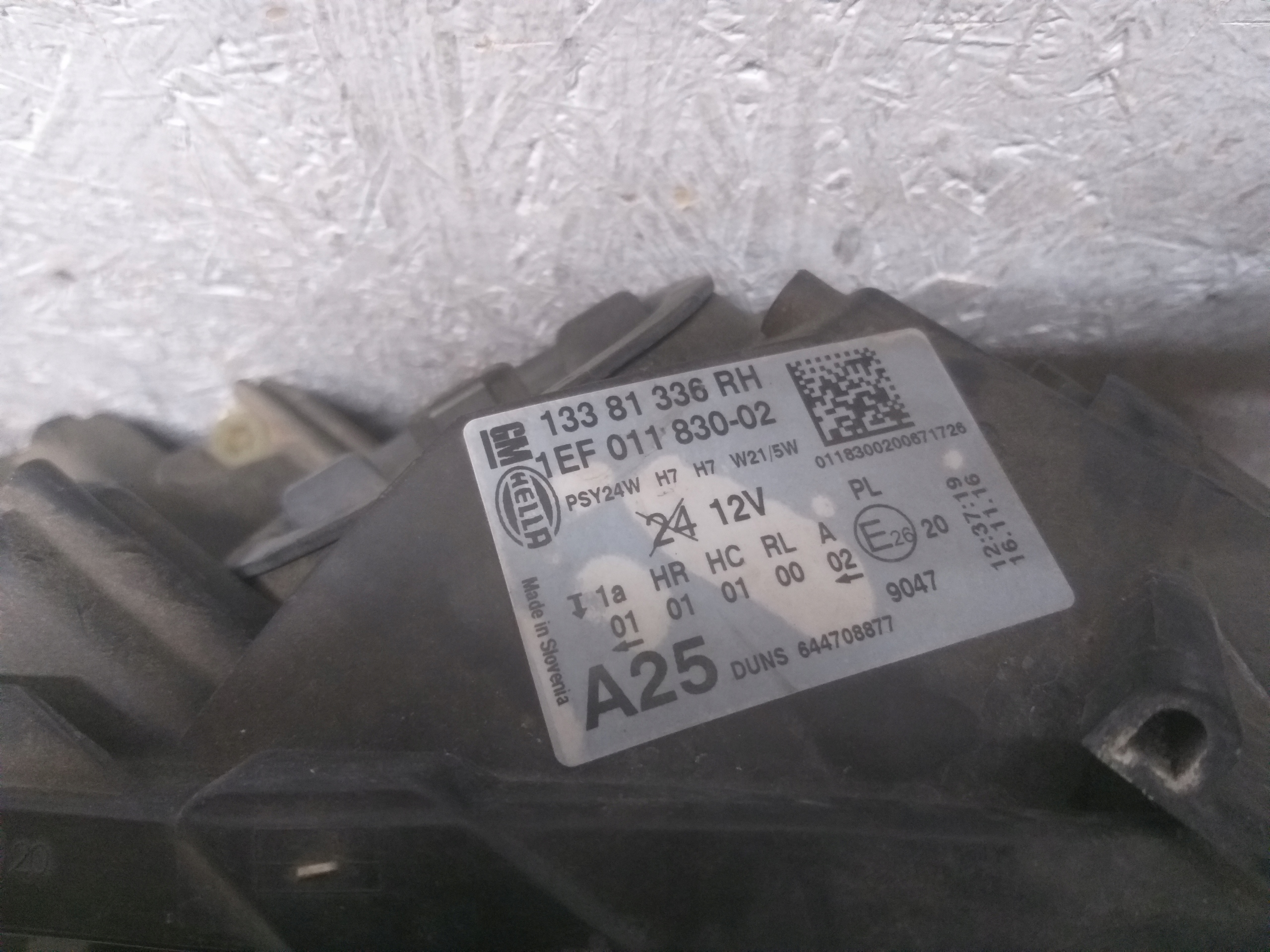 light front right OPEL CORSA E 13381336