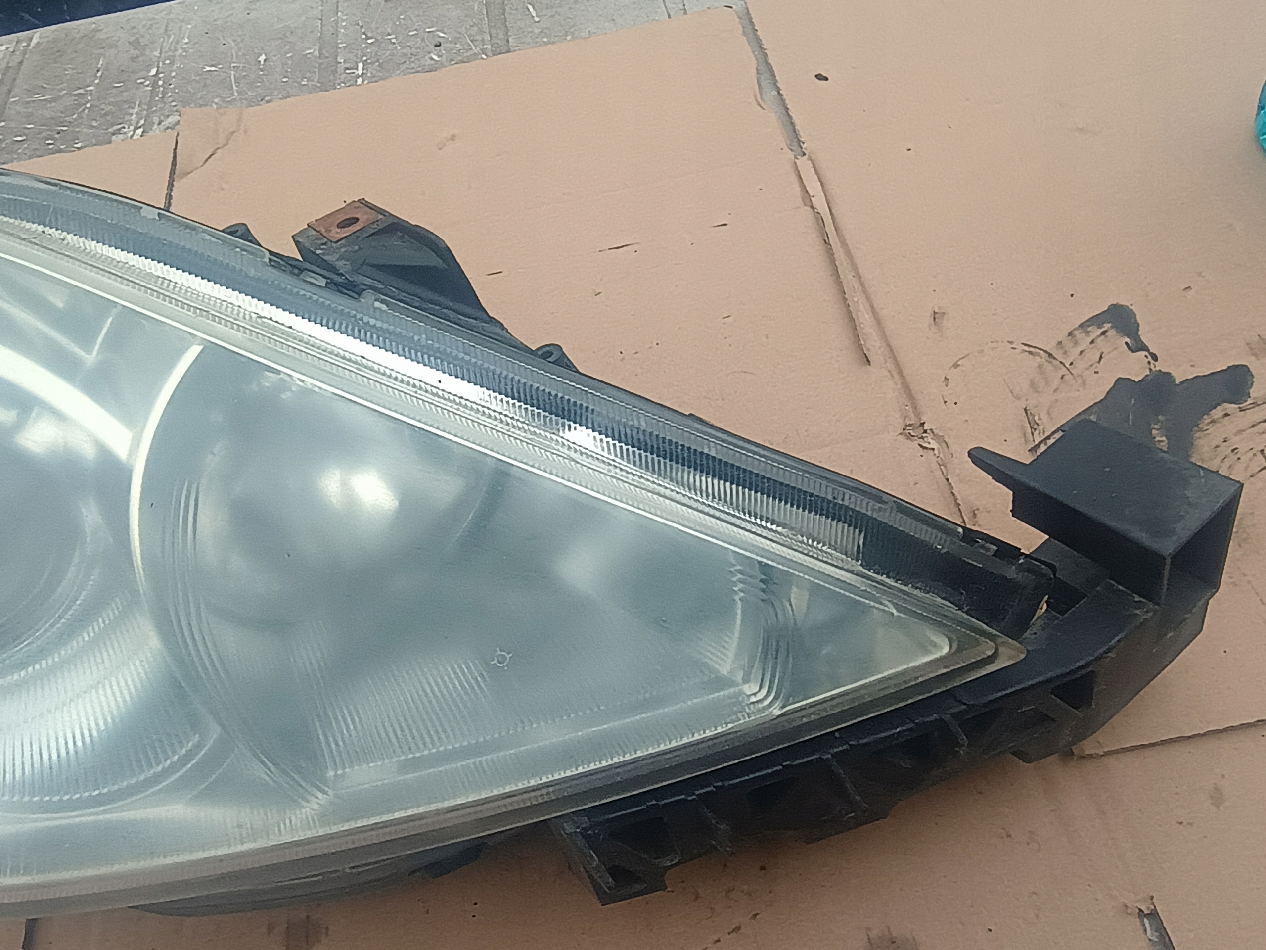 light front right XENON MAZDA 3 BK