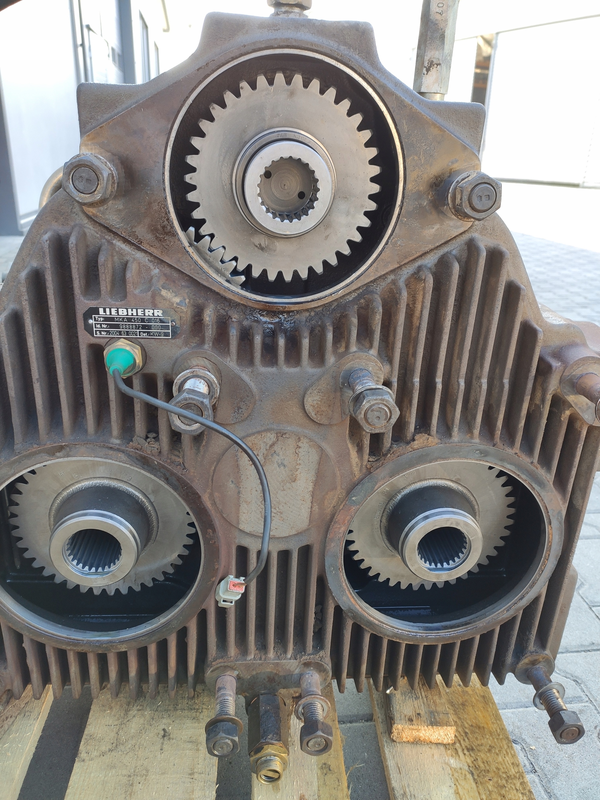 REDUKTOR PRZEKŁADNIA LIEBHERR PVG 450C 453 REGEN. Typ maszyny Dźwig, żuraw, podnośnik Generator (agregat) Koparka Koparko-ładowarka Kruszarka Ładowarka Równiarka Rozściełacz asfaltu Spycharka Walec Wozidło Zagęszczarka Inny